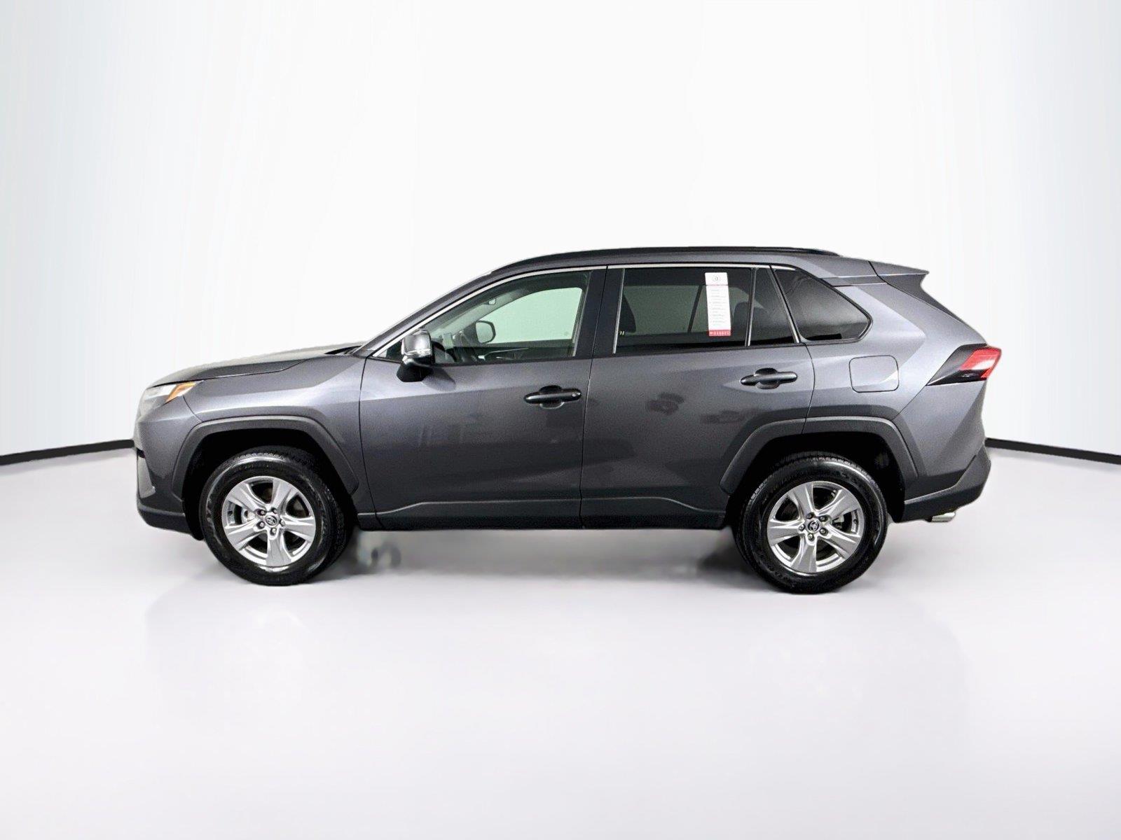 2025 Toyota RAV4 XLE photo 12