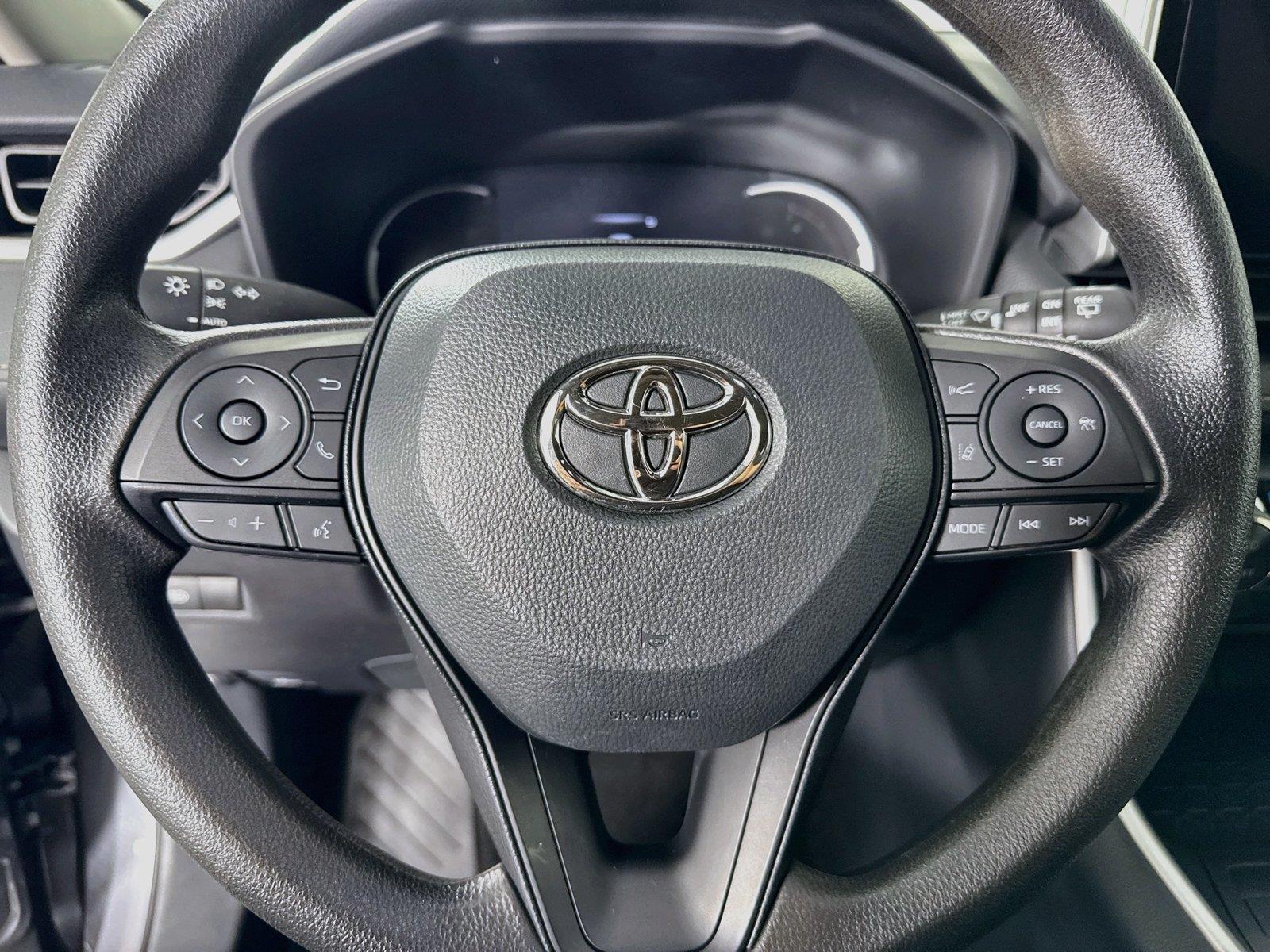 2025 Toyota RAV4 XLE photo 15