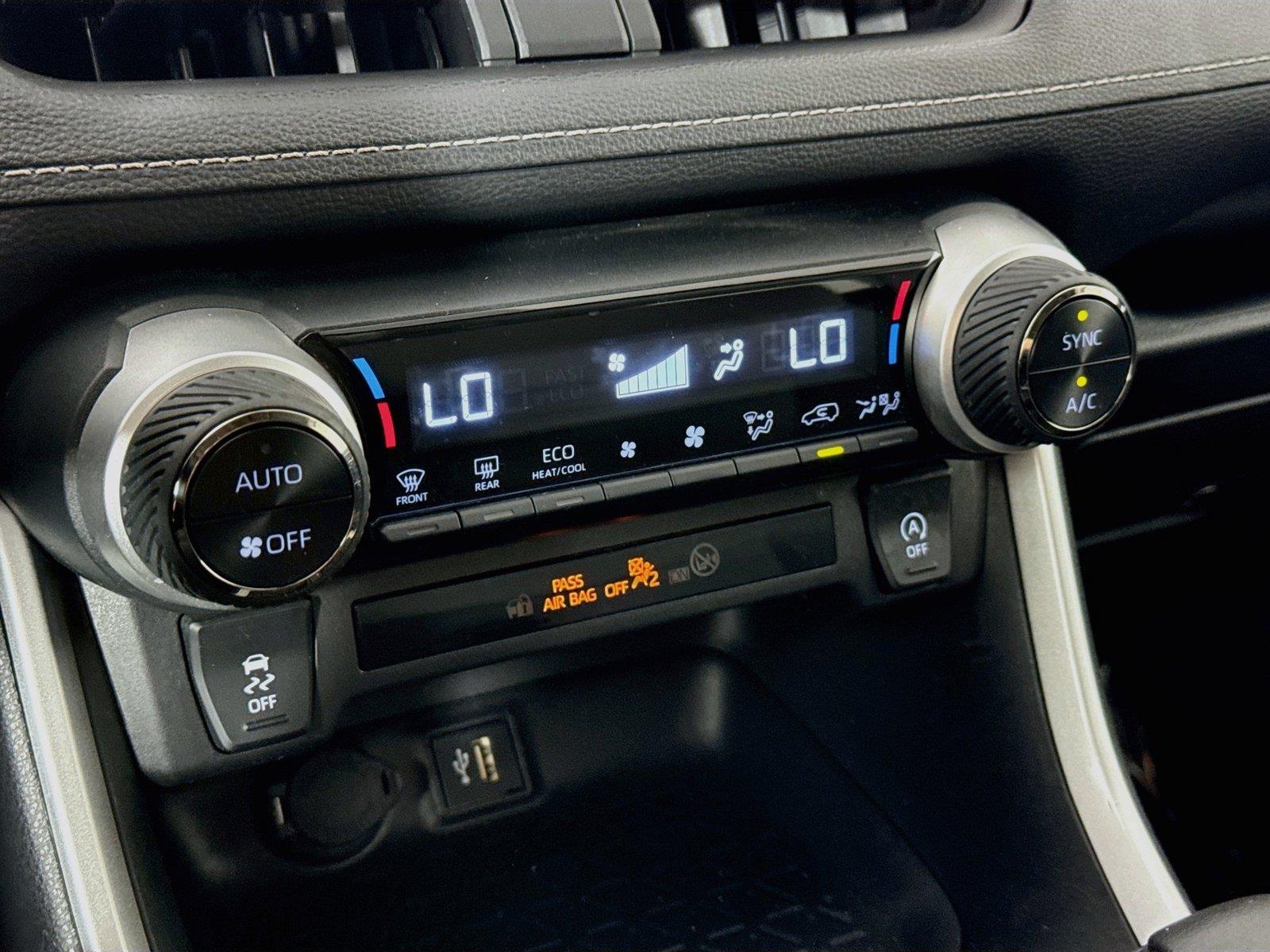2025 Toyota RAV4 XLE photo 23