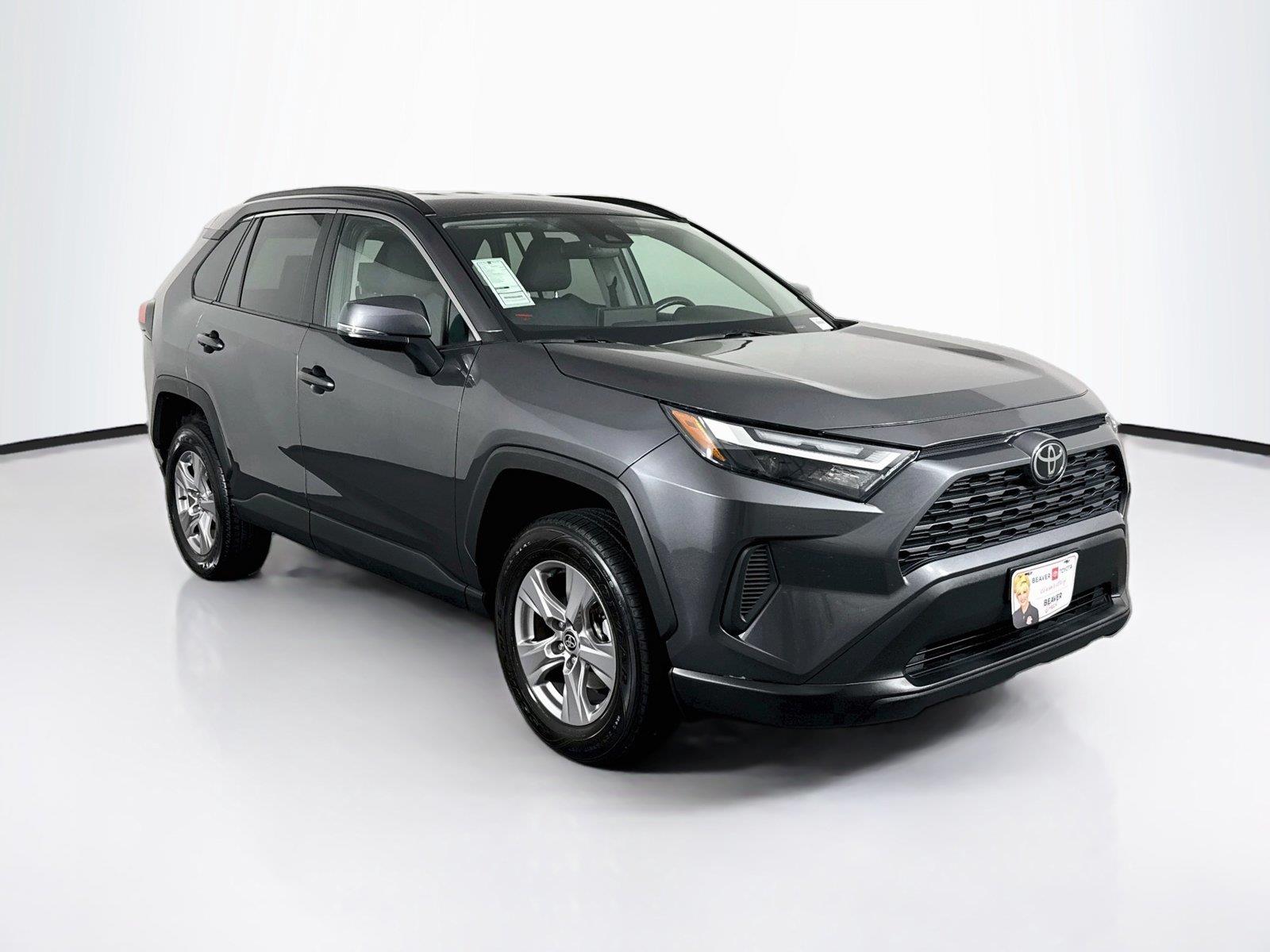 2025 Toyota RAV4 XLE photo 8