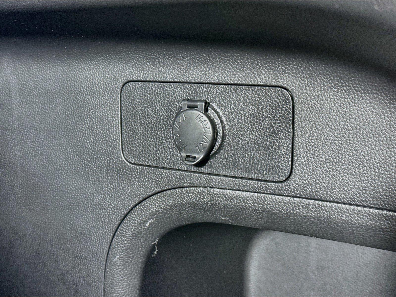 2025 Toyota RAV4 Hybrid XLE photo 38