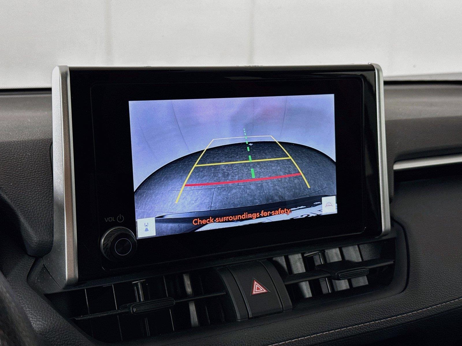 2025 Toyota RAV4 XLE photo 22