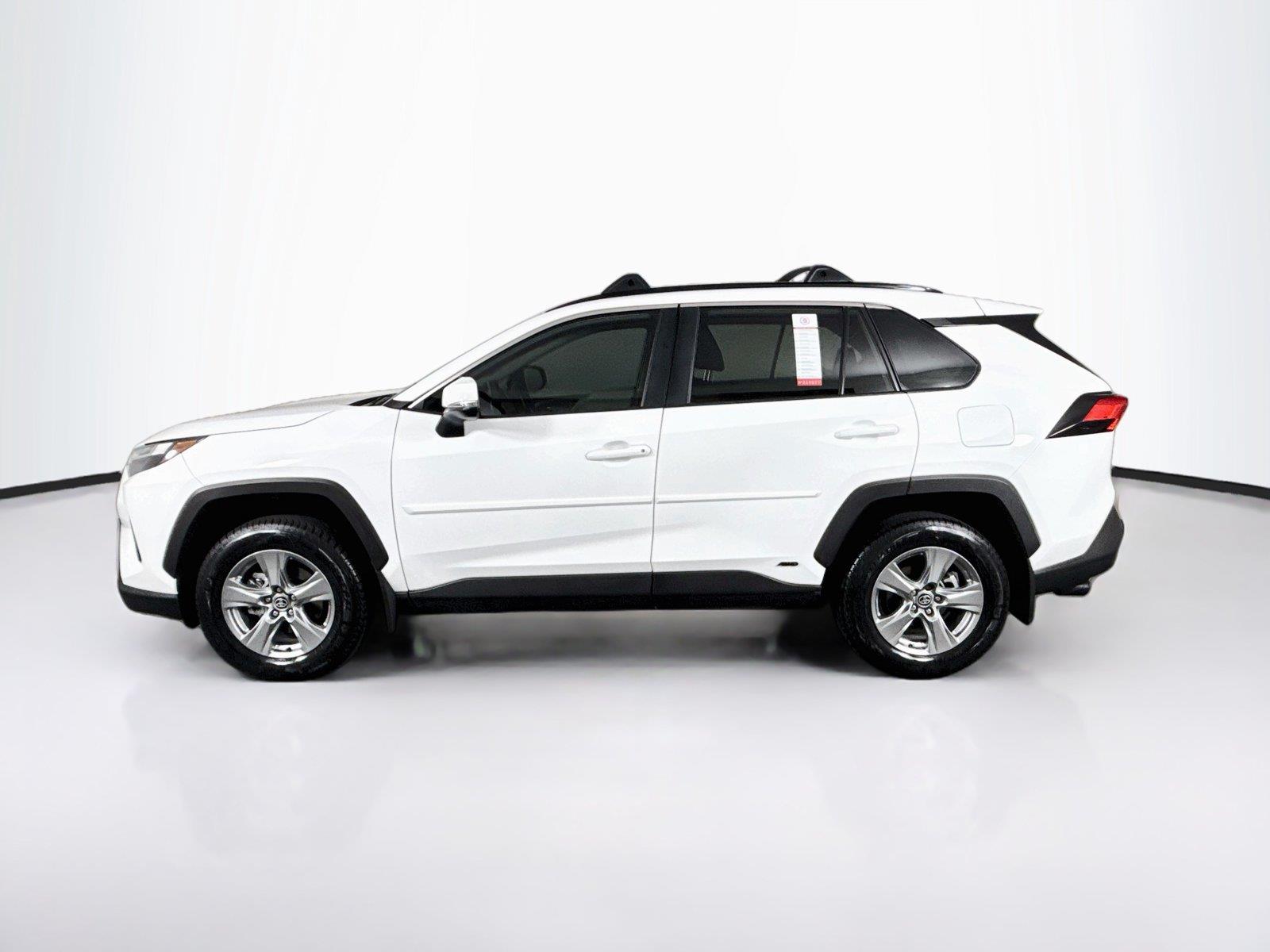 2025 Toyota RAV4 Hybrid XLE photo 12