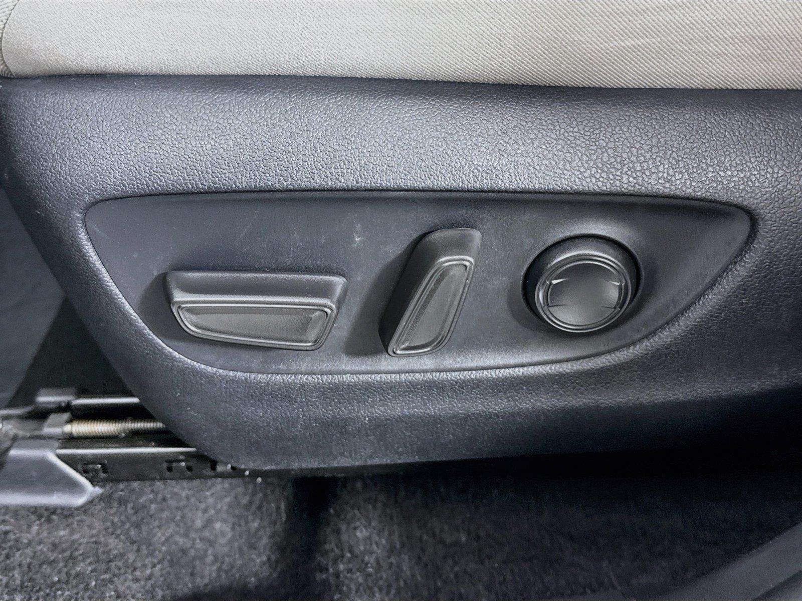 2025 Toyota RAV4 Hybrid XLE photo 28