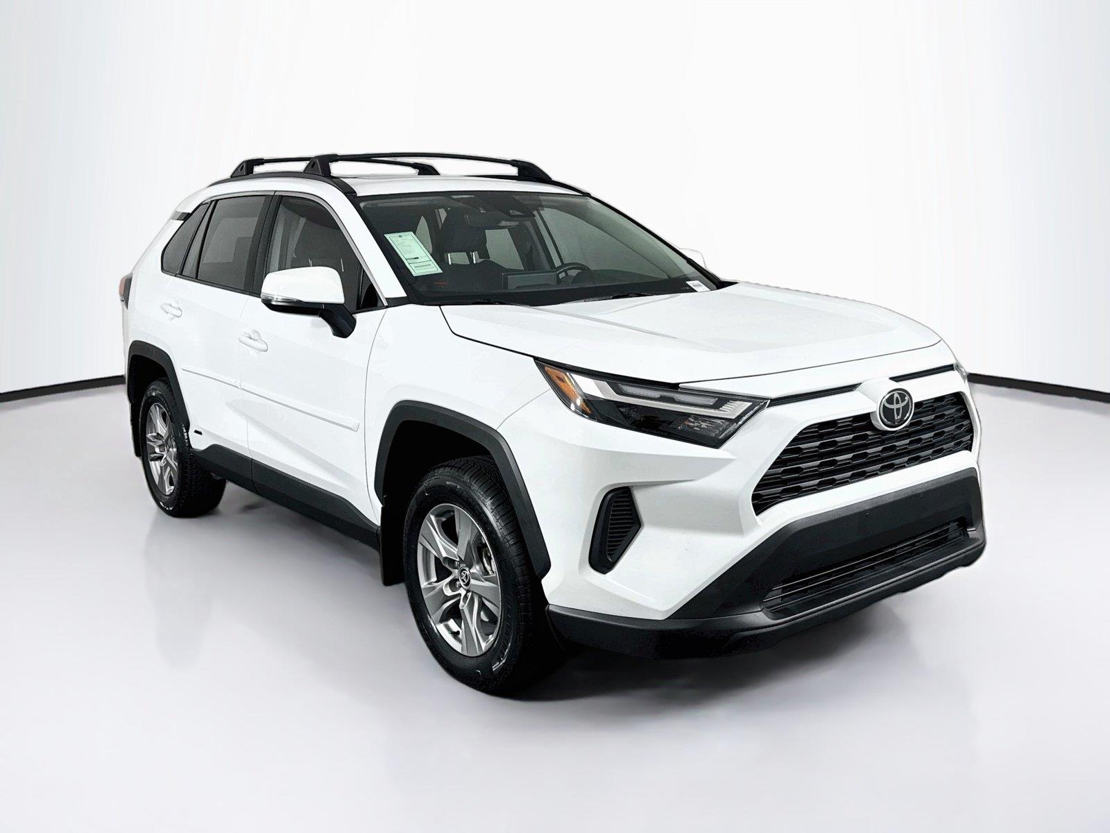 2025 Toyota RAV4 Hybrid XLE photo 8