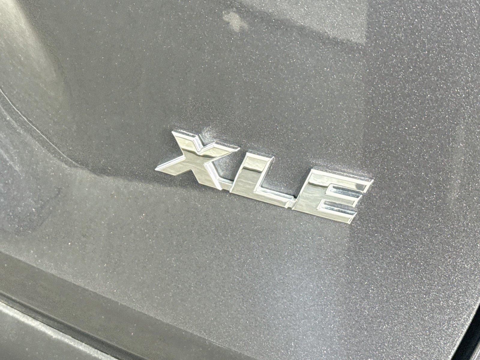 2025 Toyota RAV4 XLE photo 13