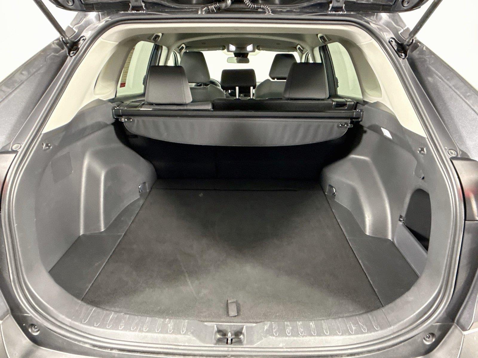 2025 Toyota RAV4 XLE photo 36