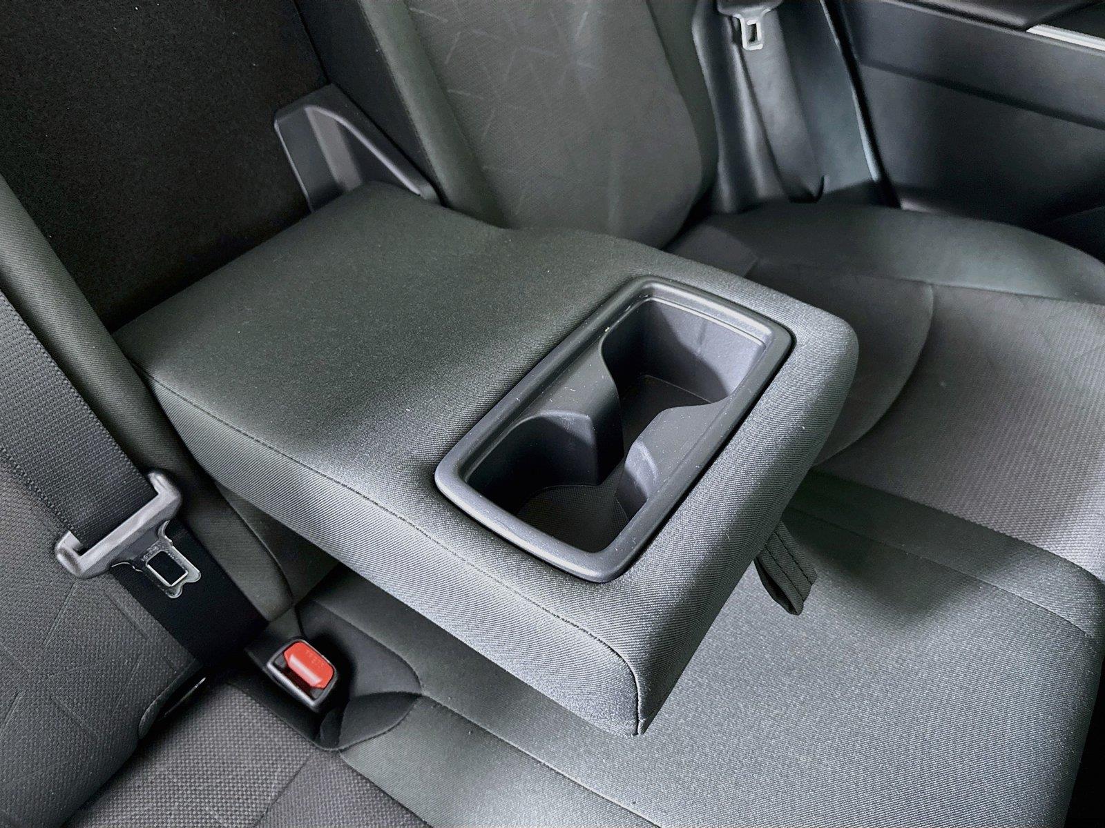 2025 Toyota RAV4 XLE photo 38