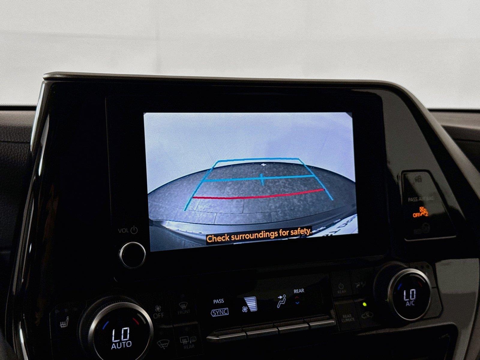 2023 Toyota Highlander XLE photo 25