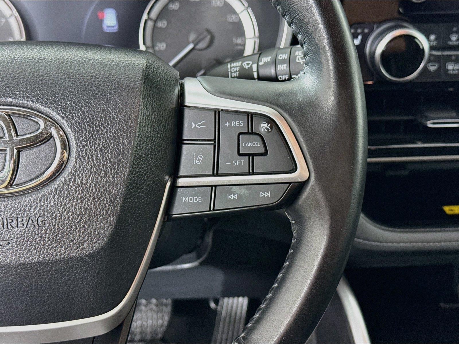 2023 Toyota Highlander XLE photo 19