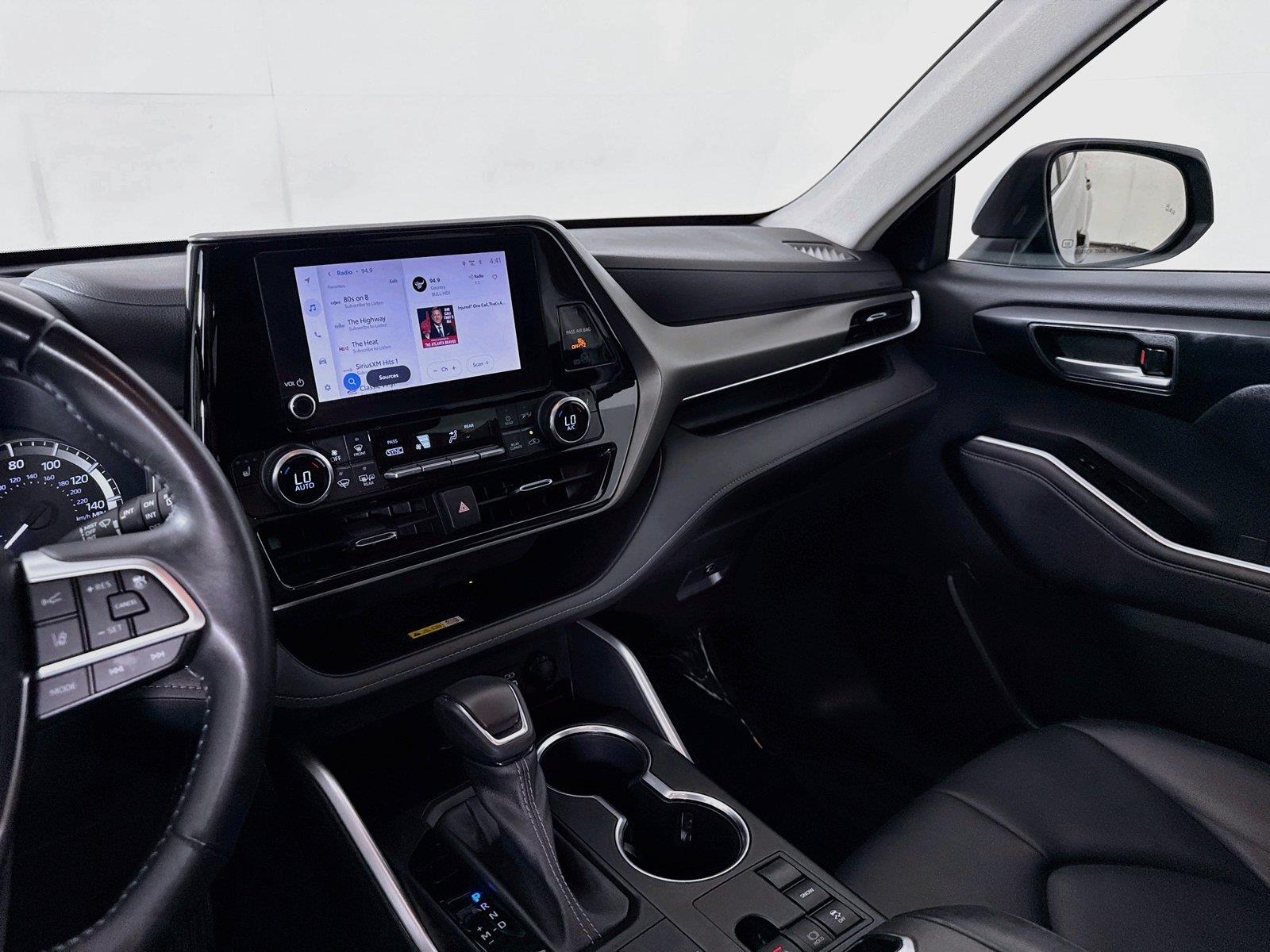 2023 Toyota Highlander XLE photo 34