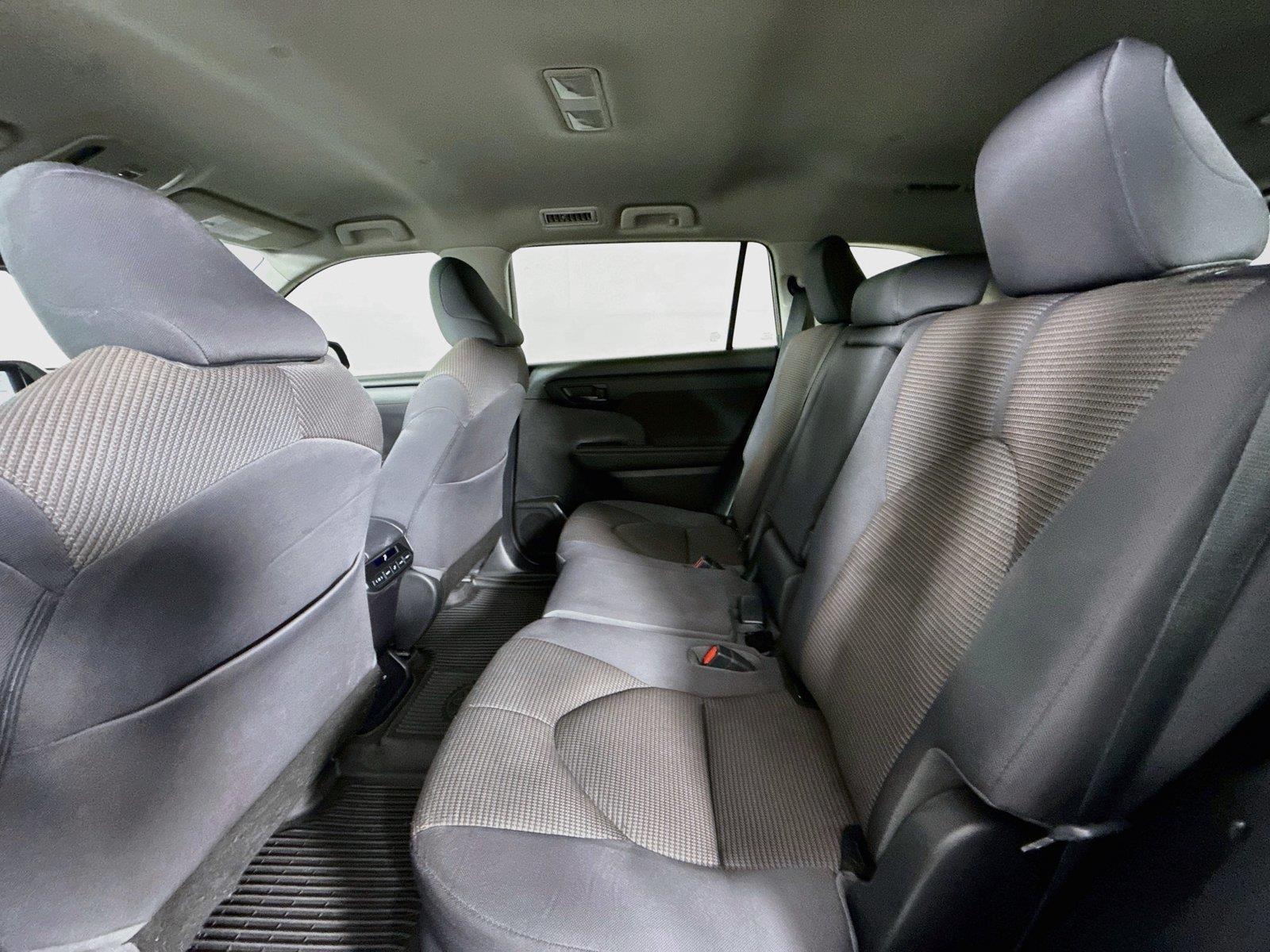 2023 Toyota Highlander L photo 26