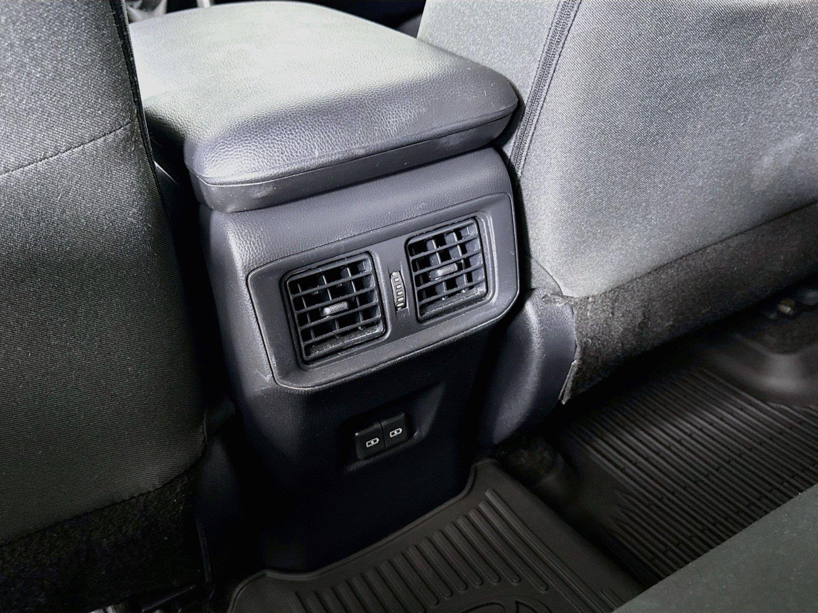 2025 Toyota RAV4 XLE photo 34