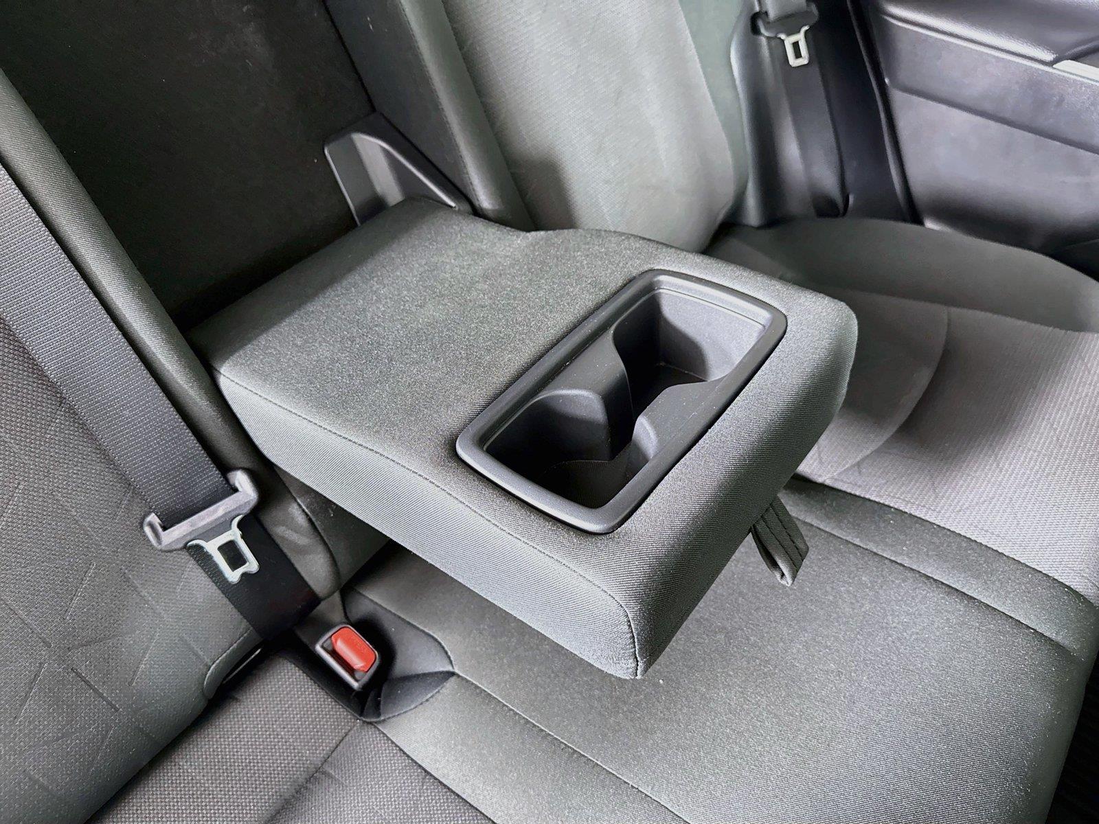 2025 Toyota RAV4 XLE photo 38
