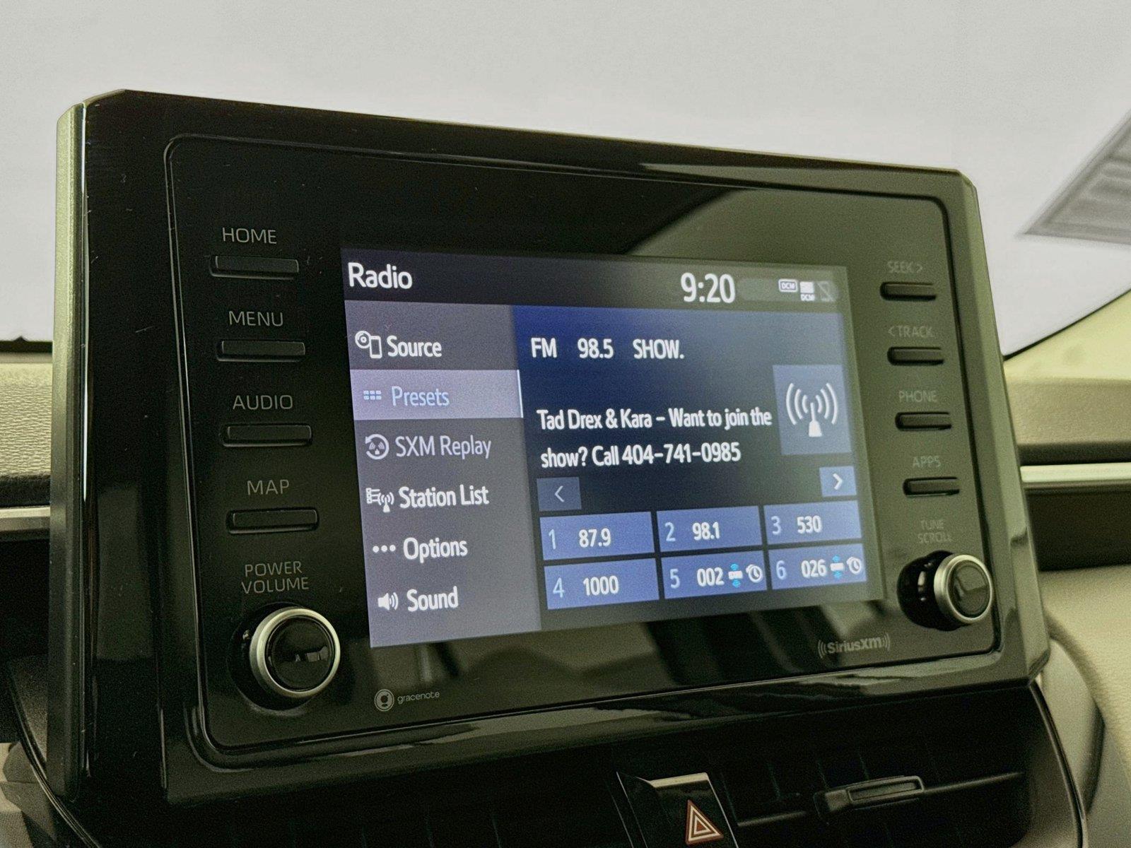 2022 Toyota Corolla Cross L photo 19