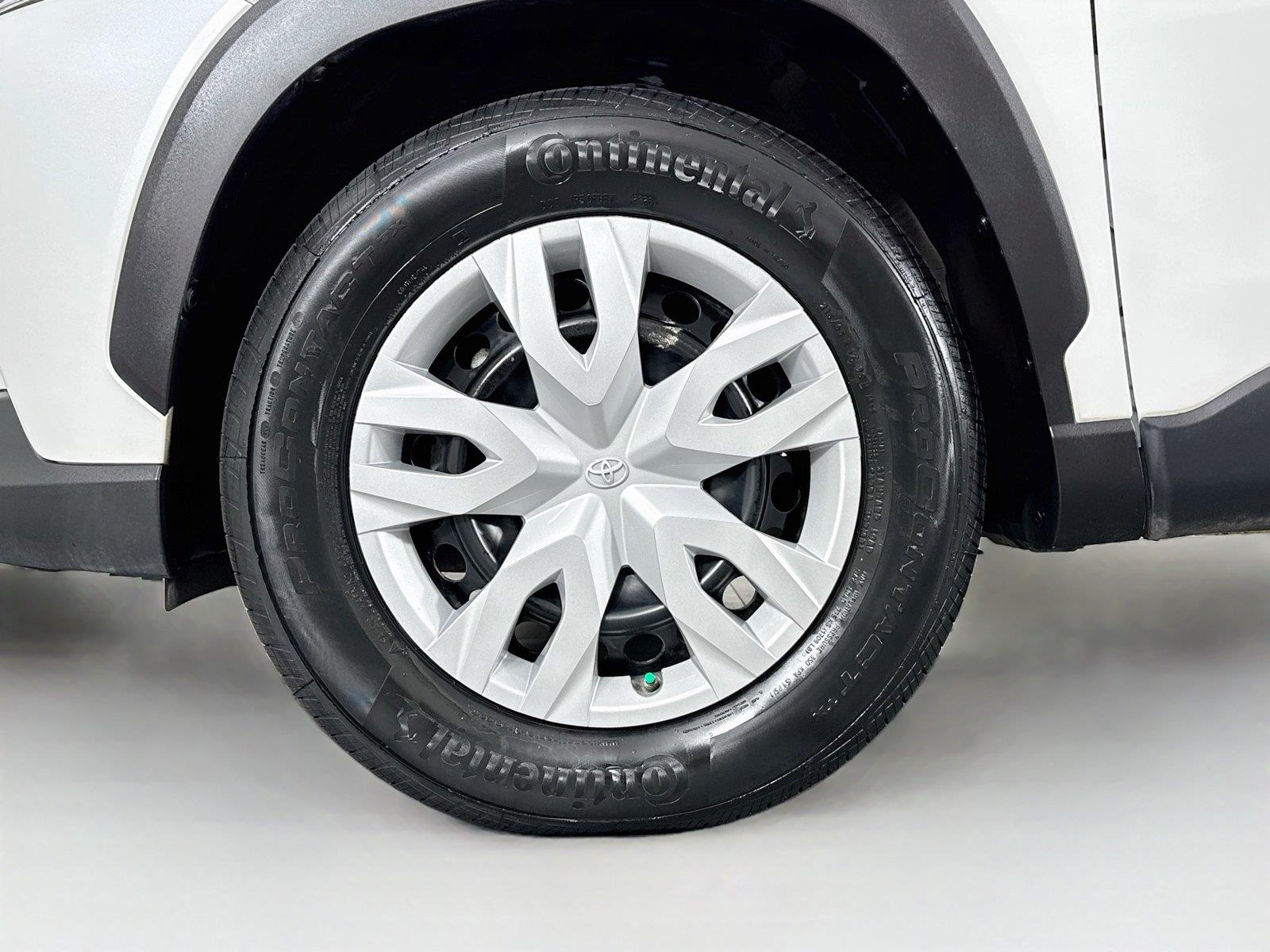2022 Toyota Corolla Cross L photo 38