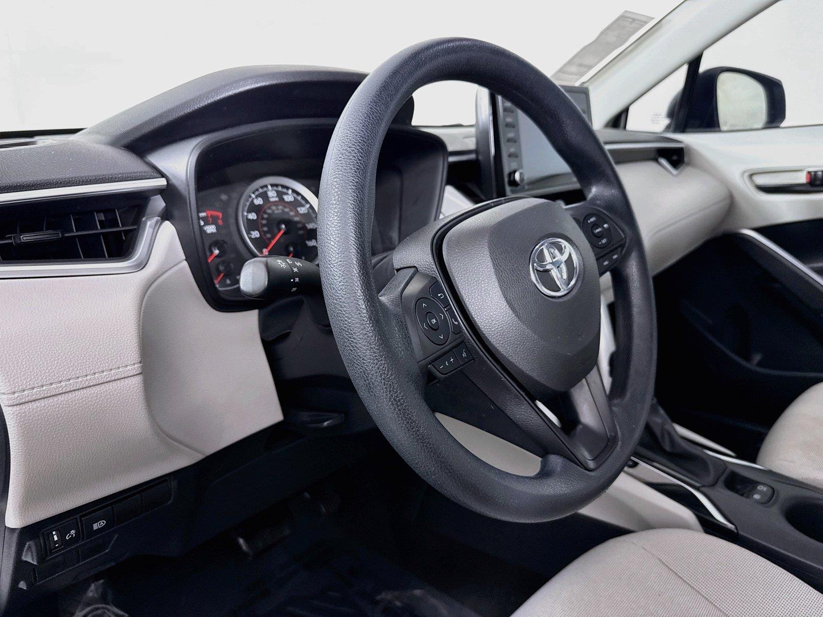 2022 Toyota Corolla Cross L photo 3