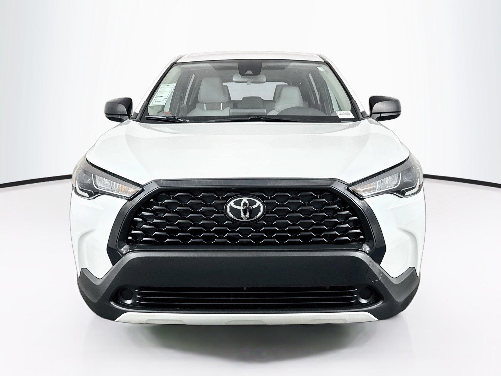 2022 Toyota Corolla Cross L photo 6