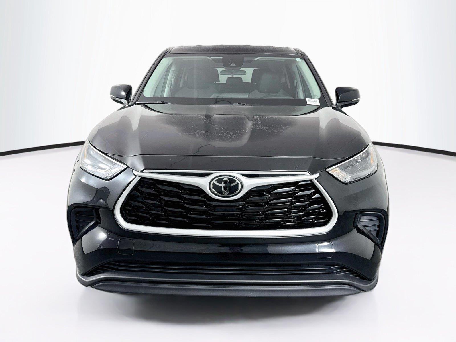 2023 Toyota Highlander L photo 6