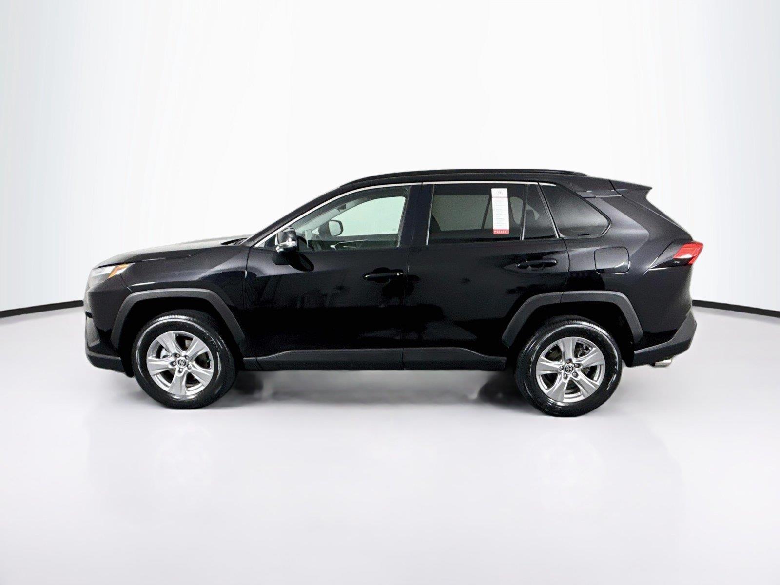 2025 Toyota RAV4 XLE photo 12