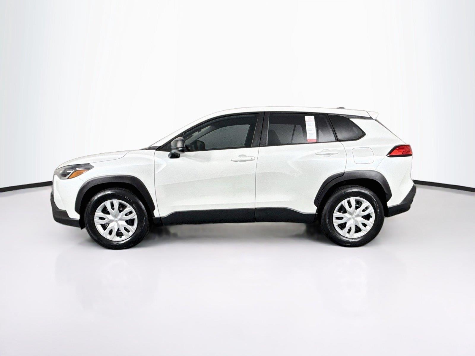 2022 Toyota Corolla Cross L photo 11