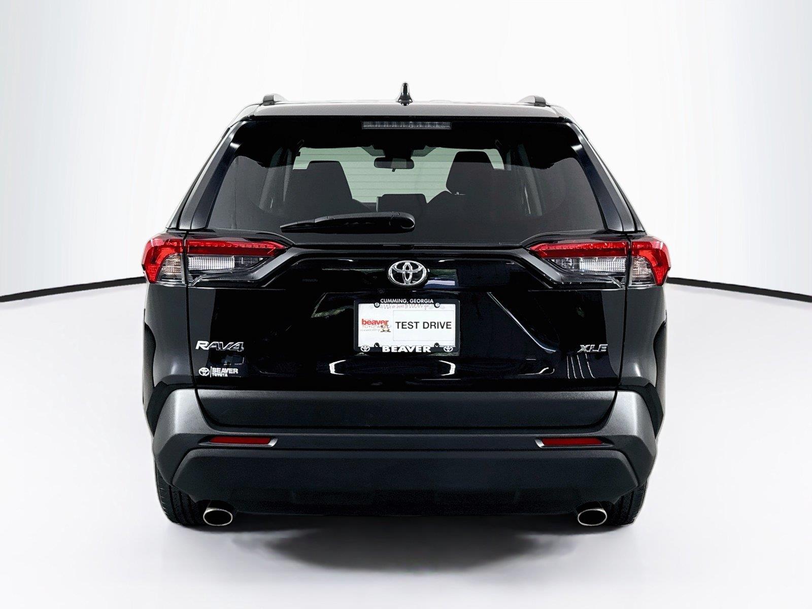 2025 Toyota RAV4 XLE photo 10