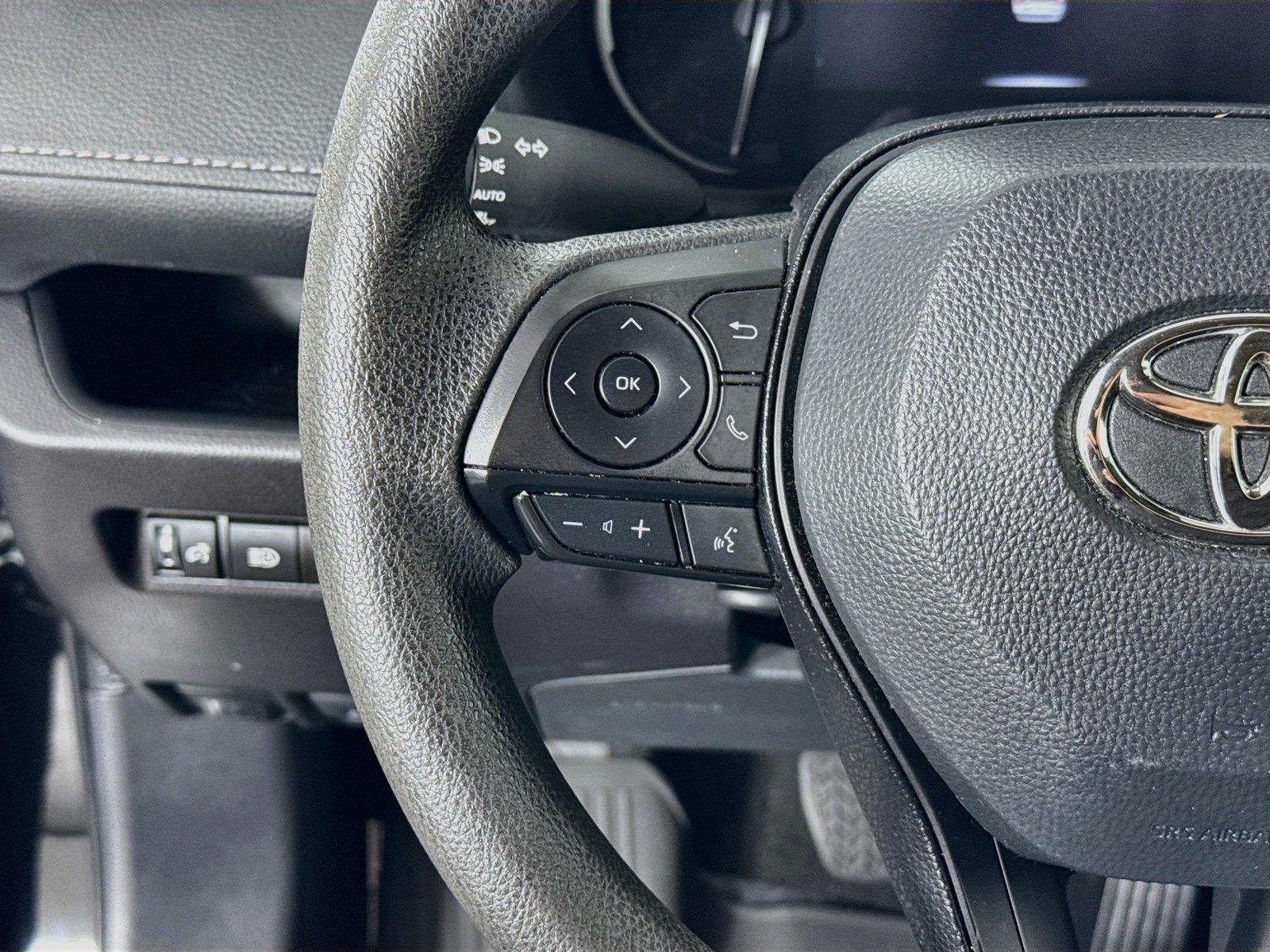 2025 Toyota RAV4 XLE photo 16