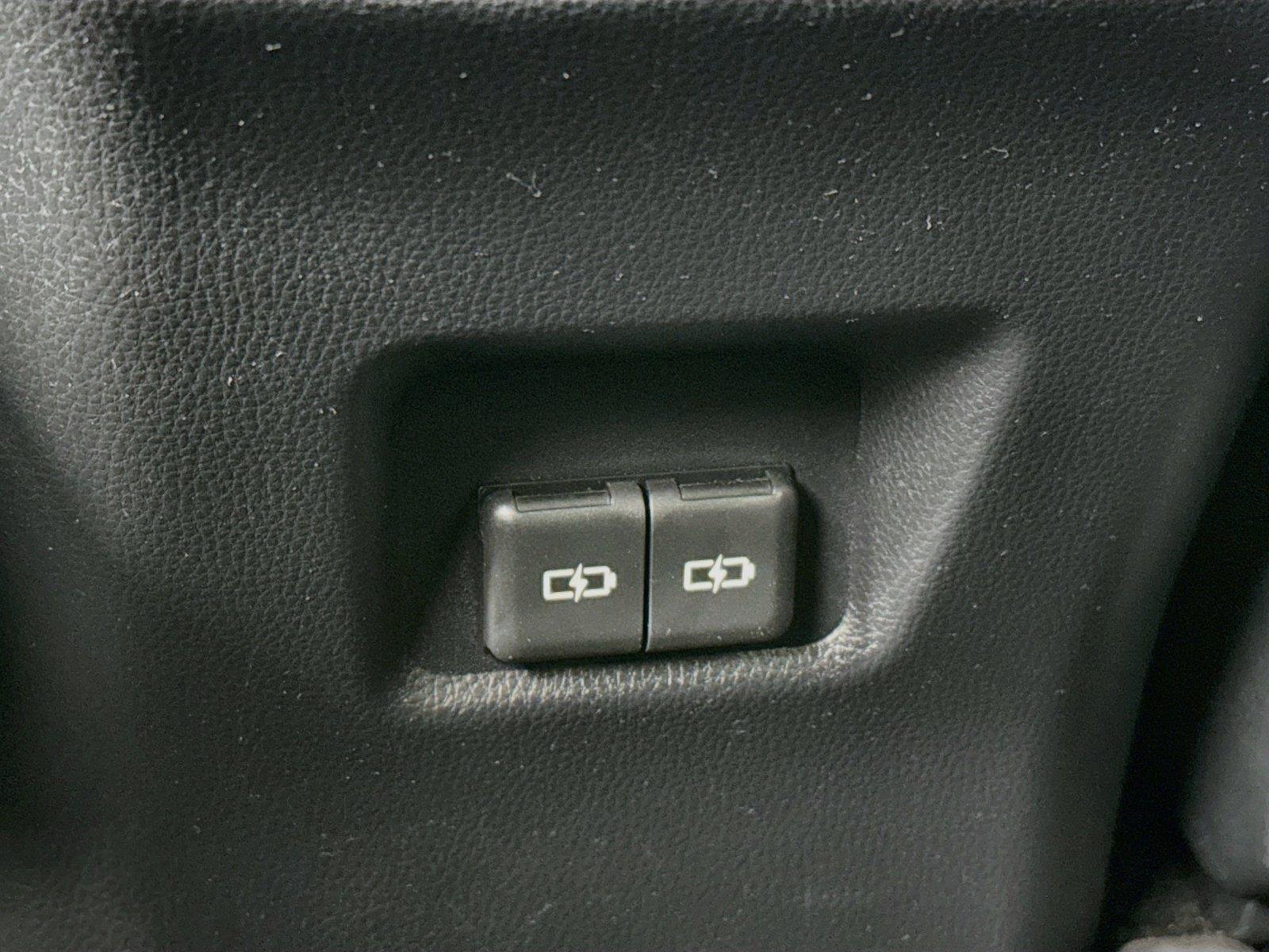 2025 Toyota RAV4 XLE photo 35