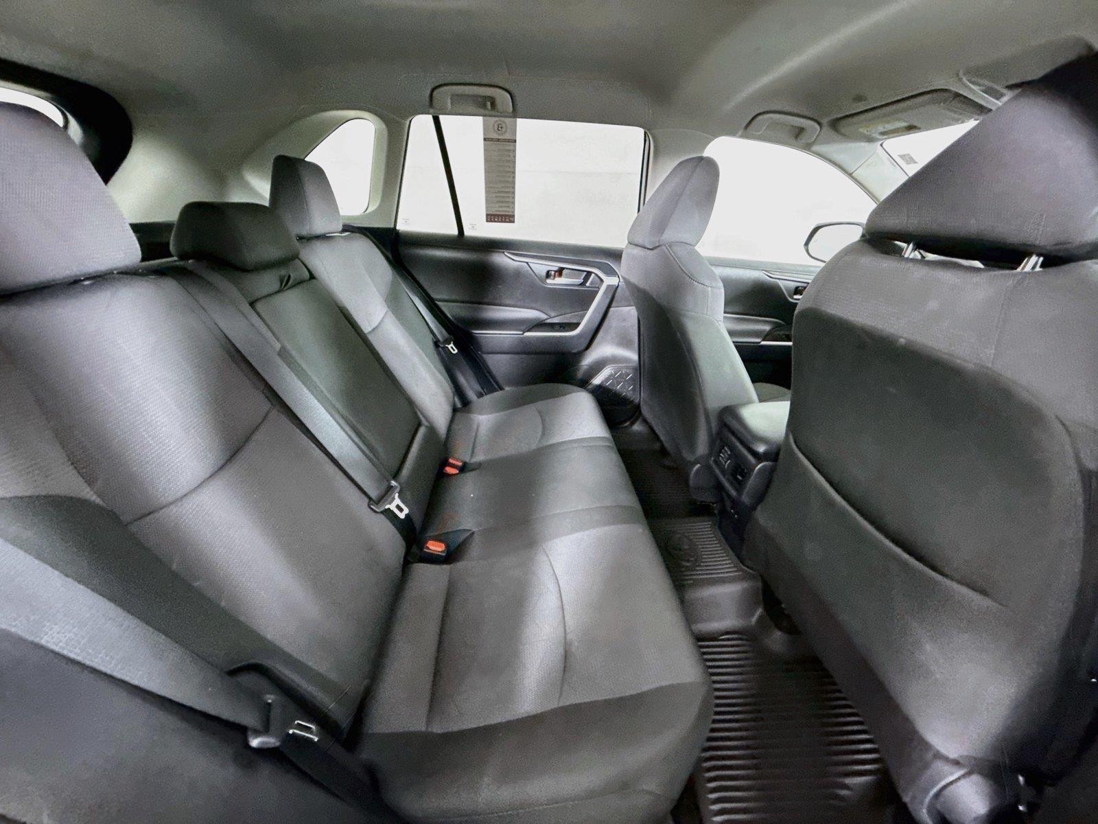 2025 Toyota RAV4 XLE photo 39