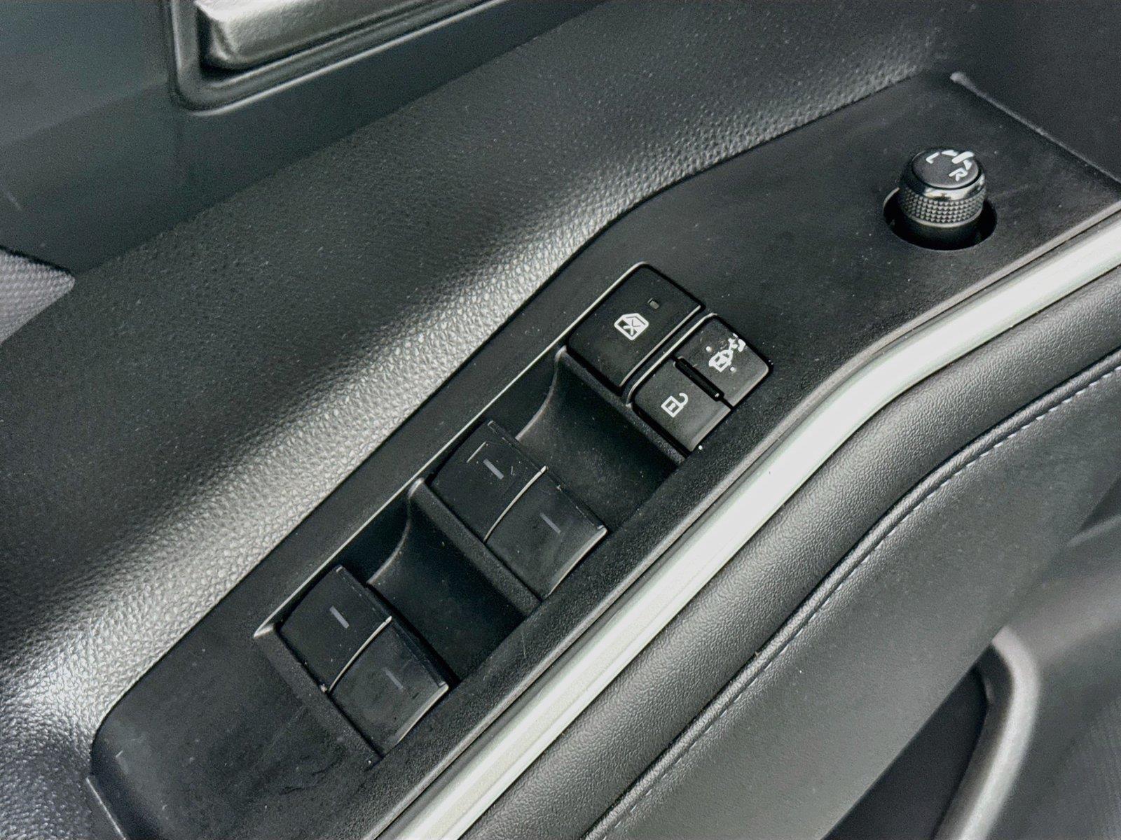 2023 Toyota Highlander L photo 24