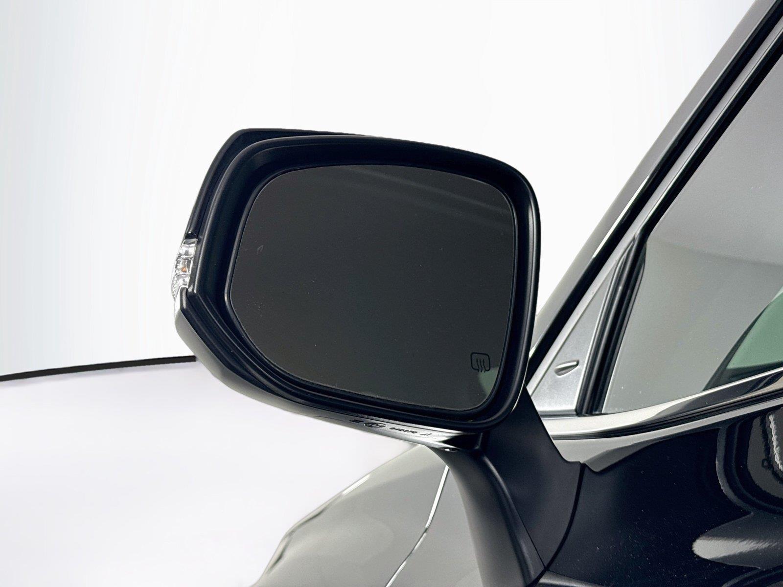 2023 Toyota Highlander L photo 4