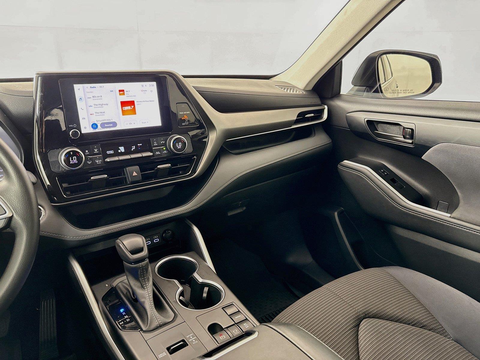 2023 Toyota Highlander L photo 28