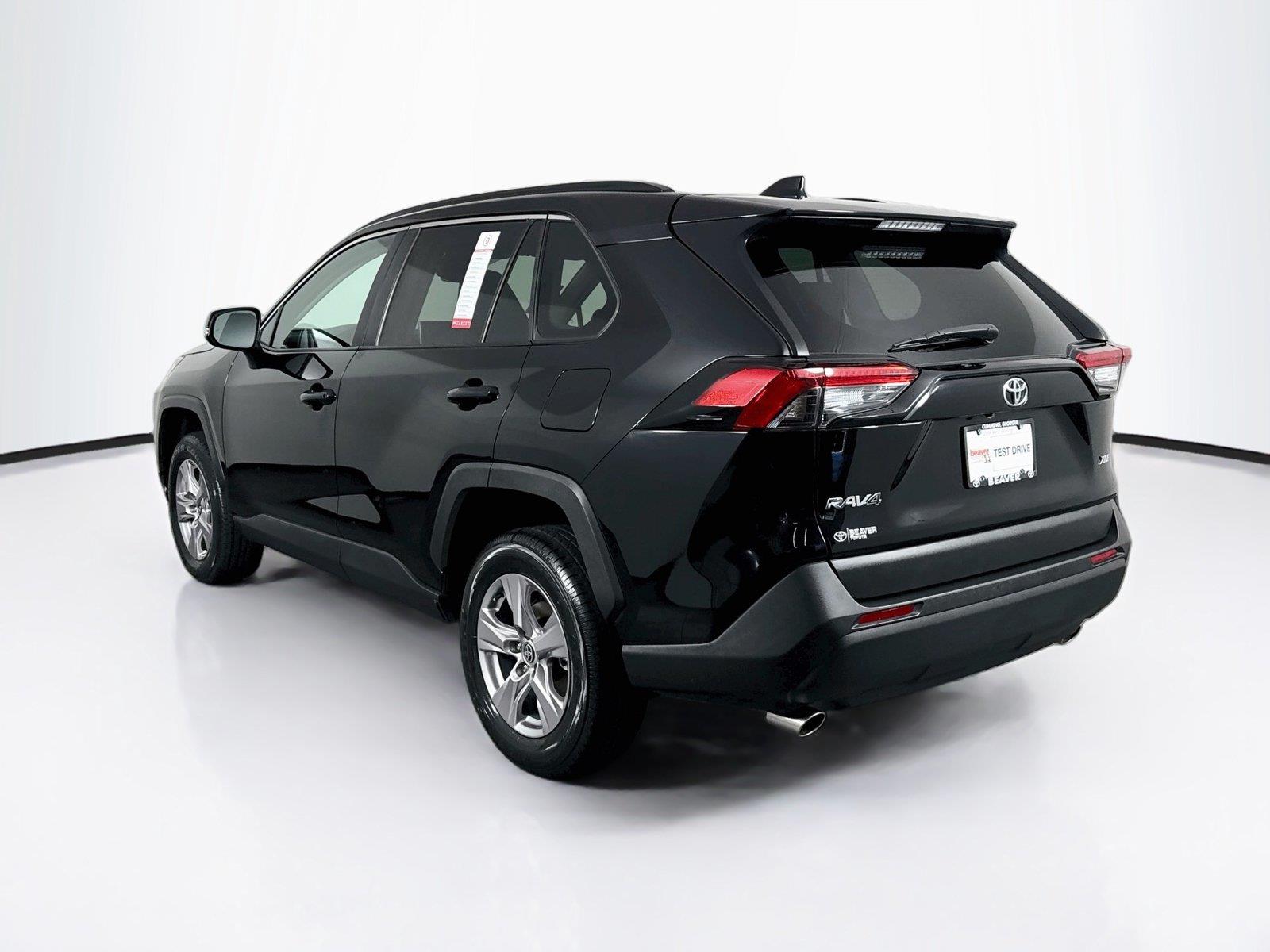 2025 Toyota RAV4 XLE photo 11