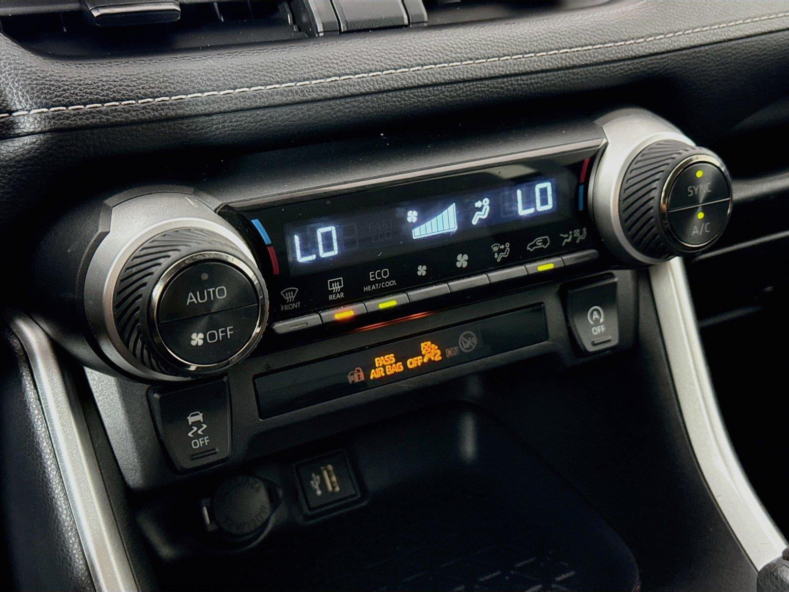 2025 Toyota RAV4 XLE photo 23