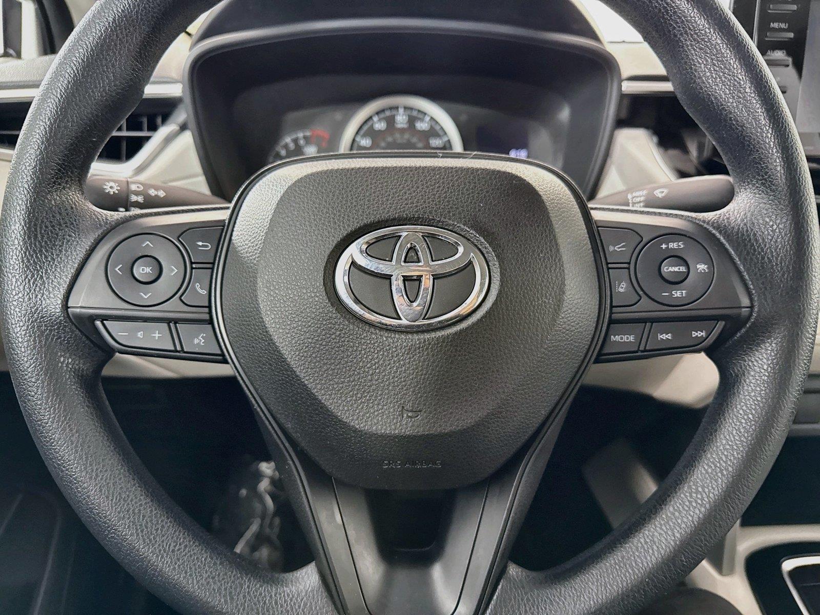 2022 Toyota Corolla Cross L photo 14