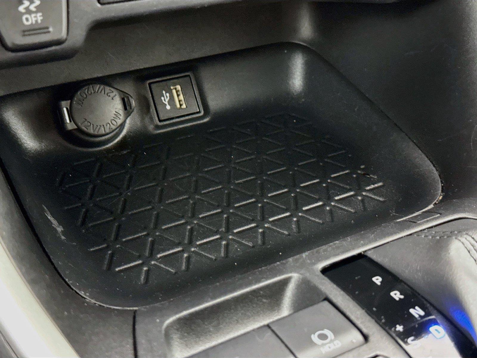 2025 Toyota RAV4 XLE photo 25