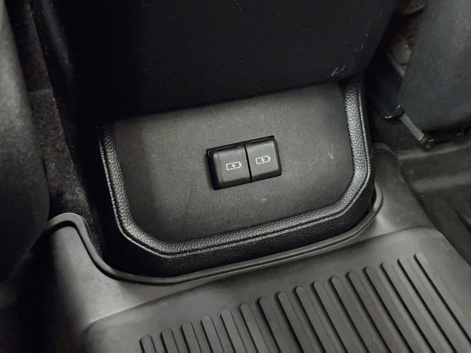 2023 Toyota Highlander L photo 33