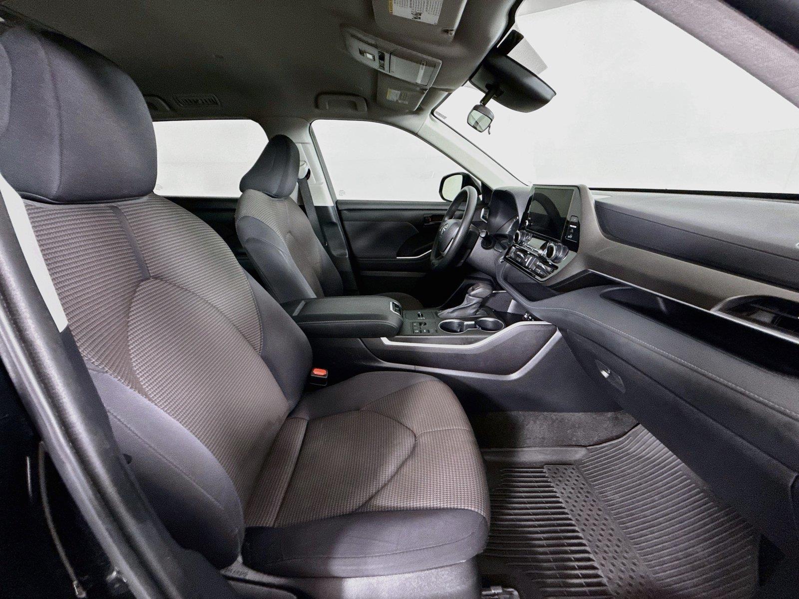 2023 Toyota Highlander L photo 37