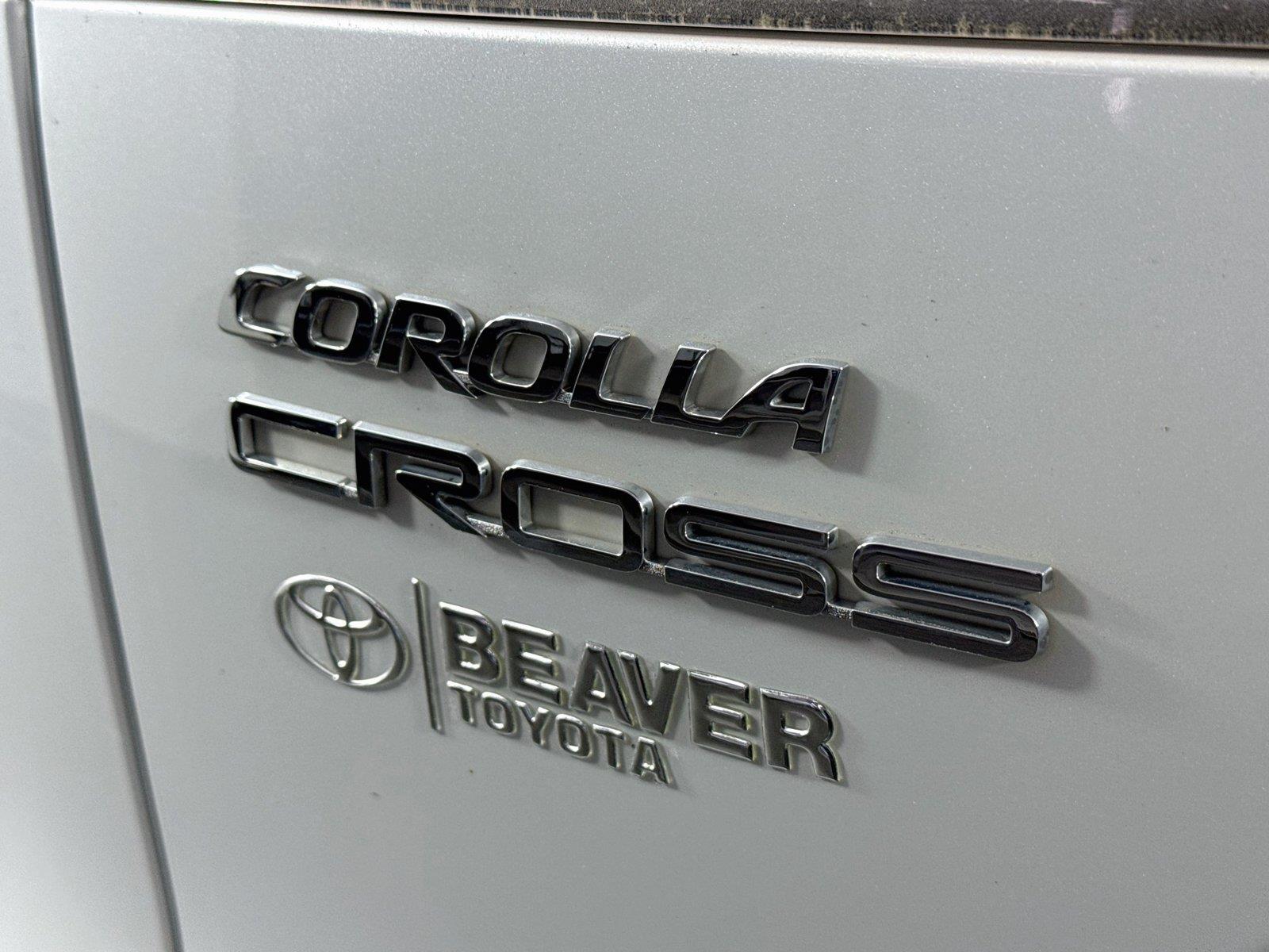2022 Toyota Corolla Cross L photo 12