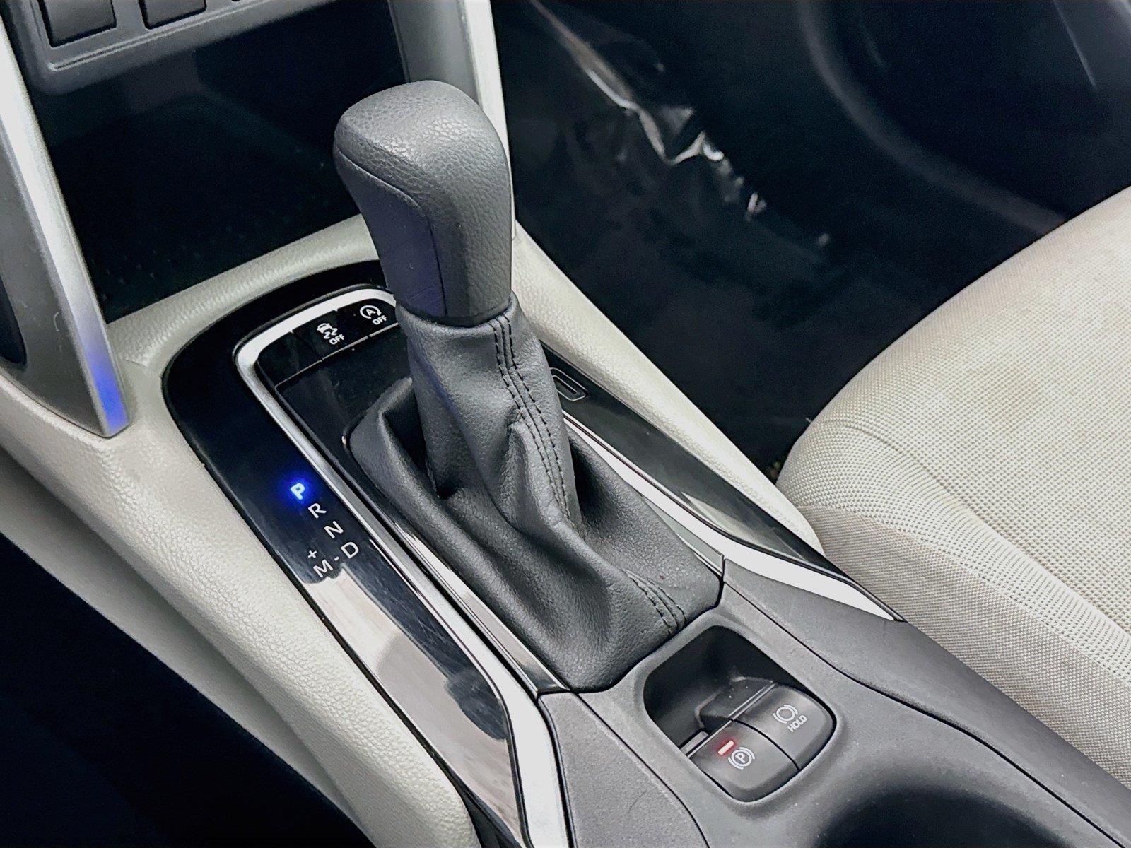 2022 Toyota Corolla Cross L photo 22