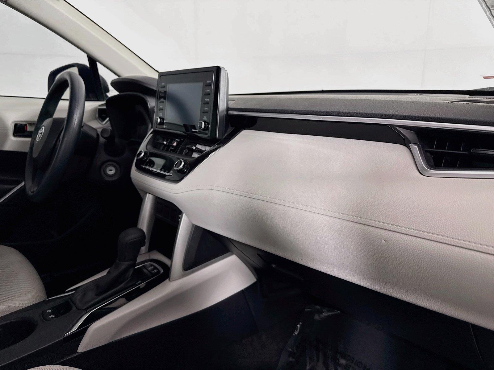 2022 Toyota Corolla Cross L photo 36