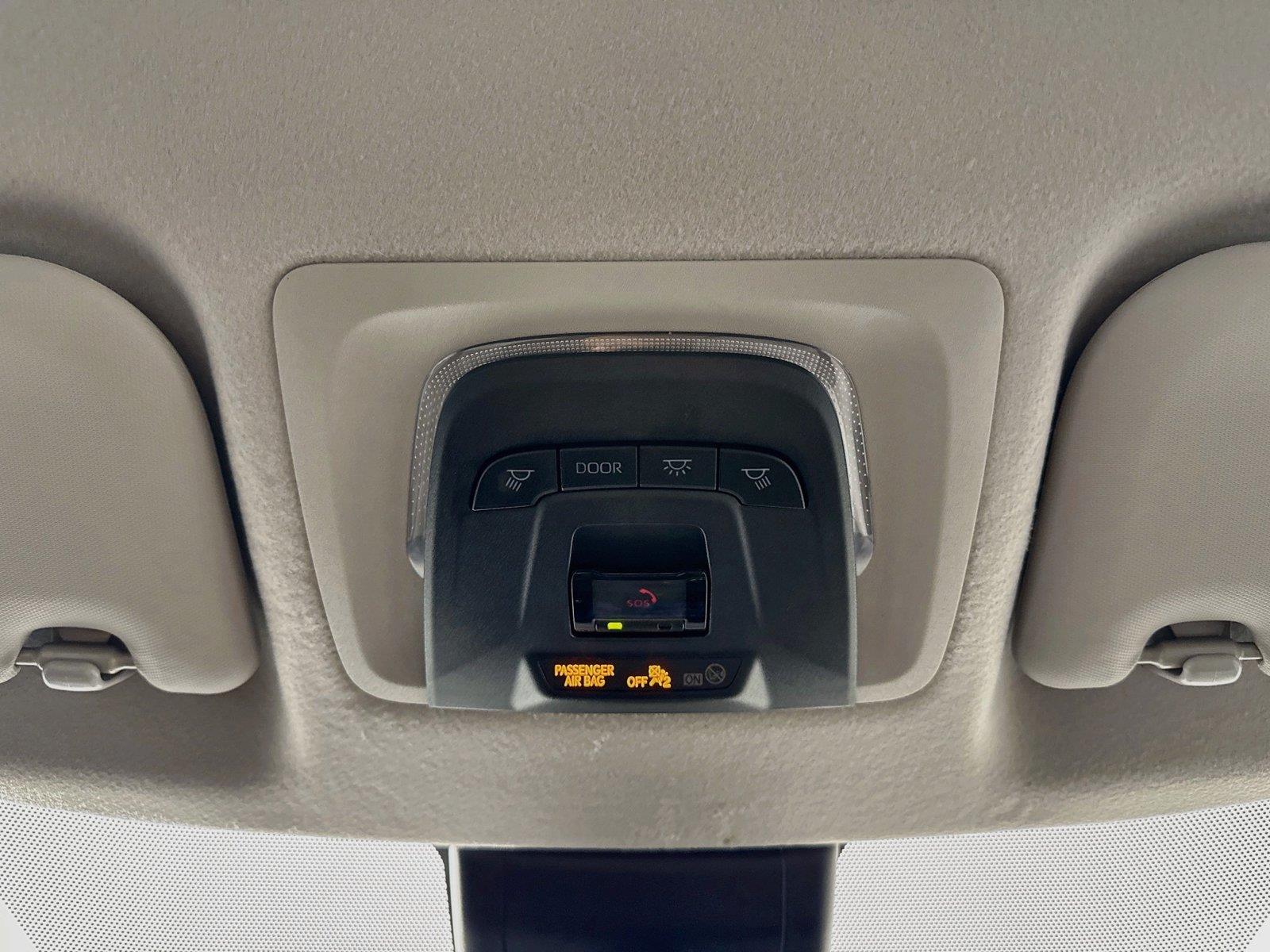 2022 Toyota Corolla Cross L photo 5