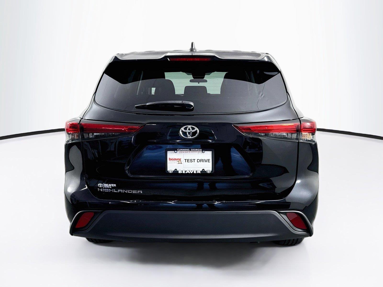 2023 Toyota Highlander L photo 9
