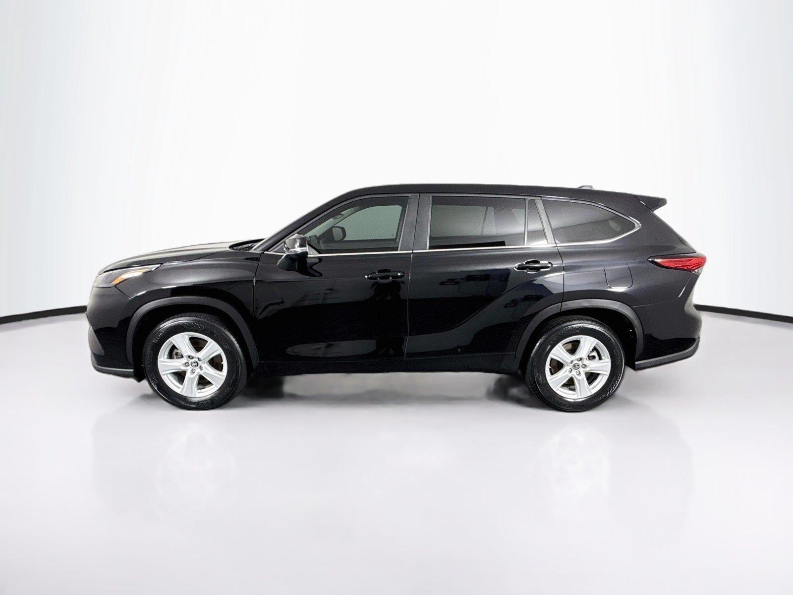 2023 Toyota Highlander L photo 11