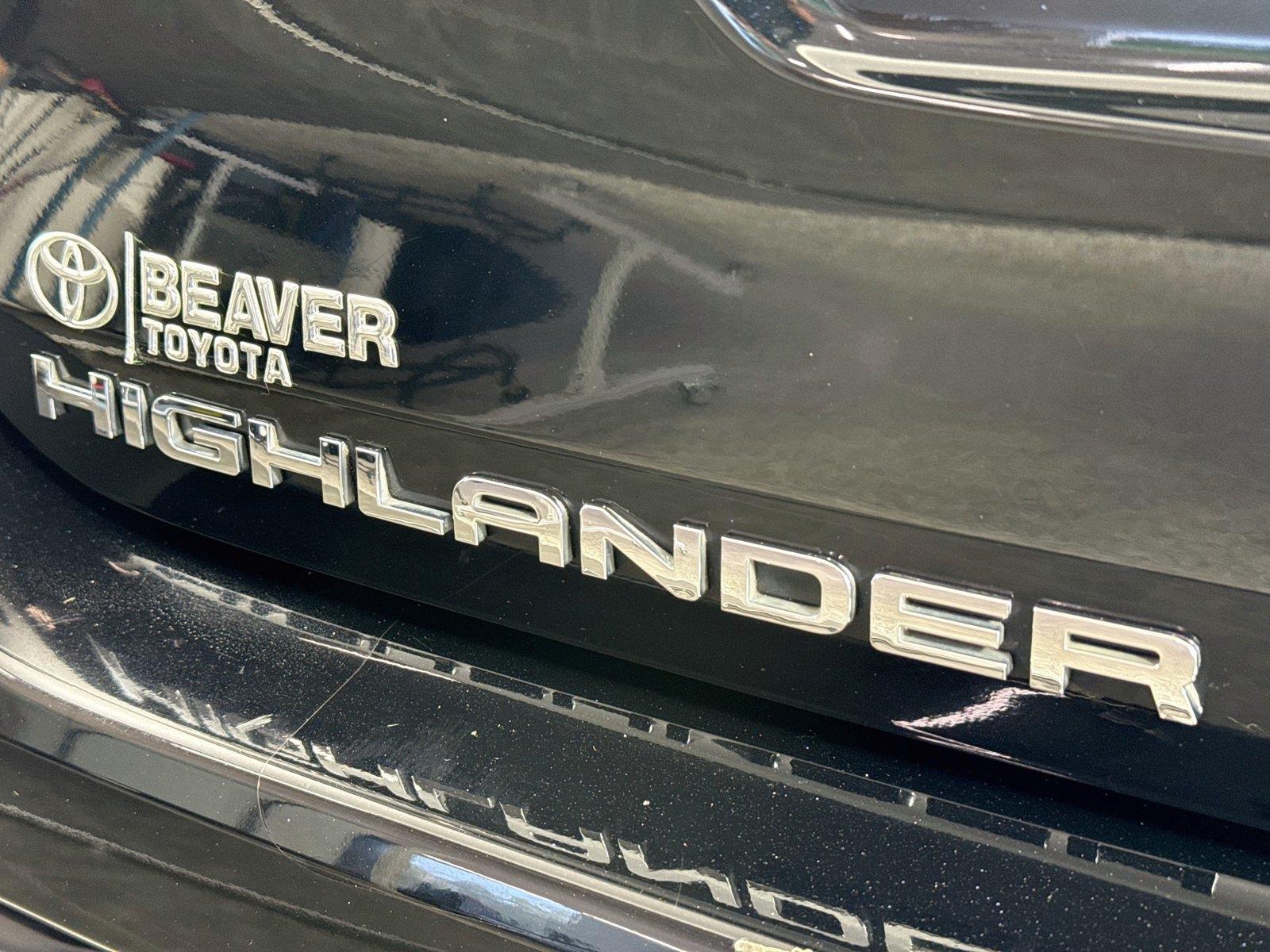 2023 Toyota Highlander L photo 12