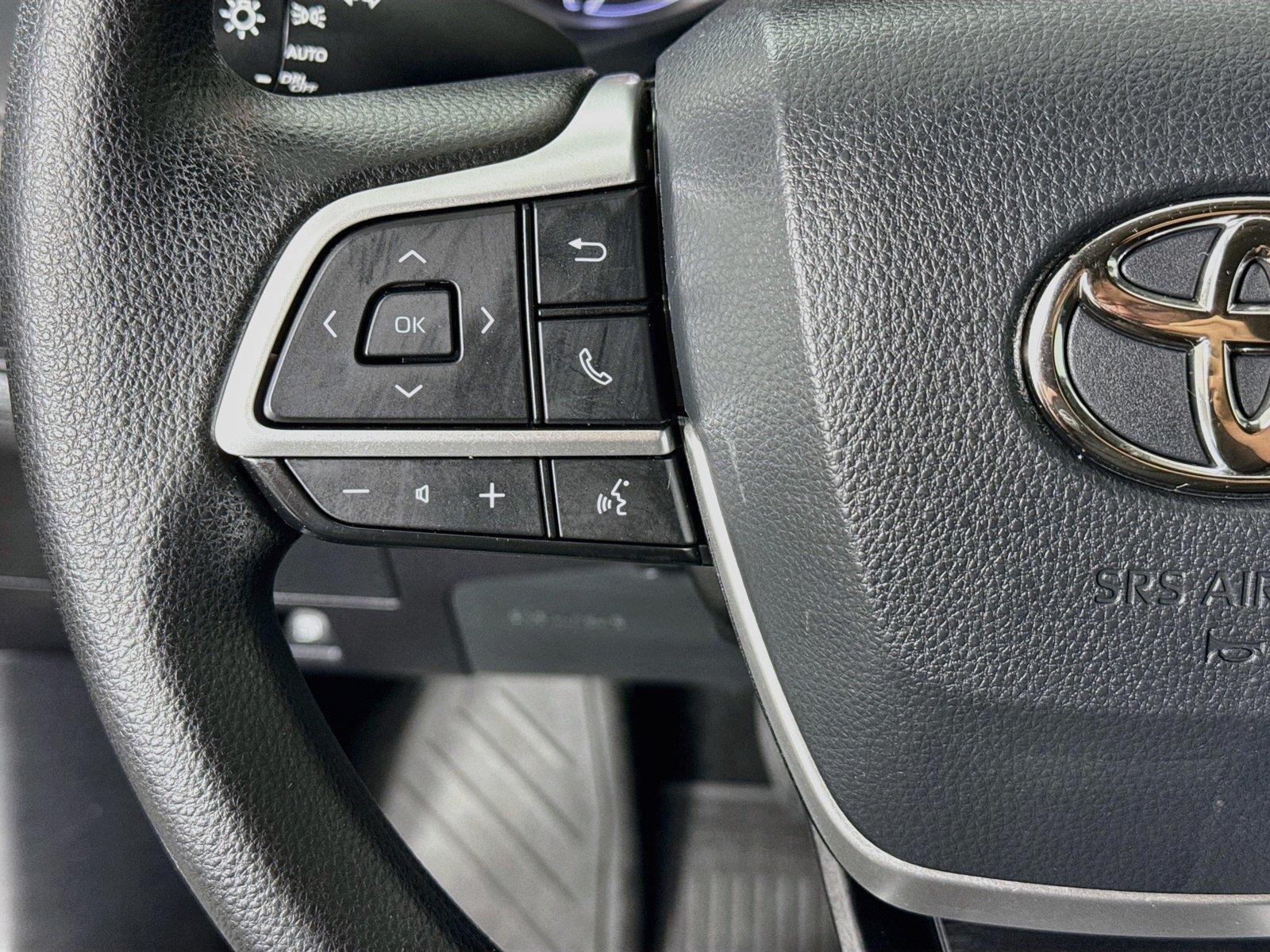 2023 Toyota Highlander L photo 15