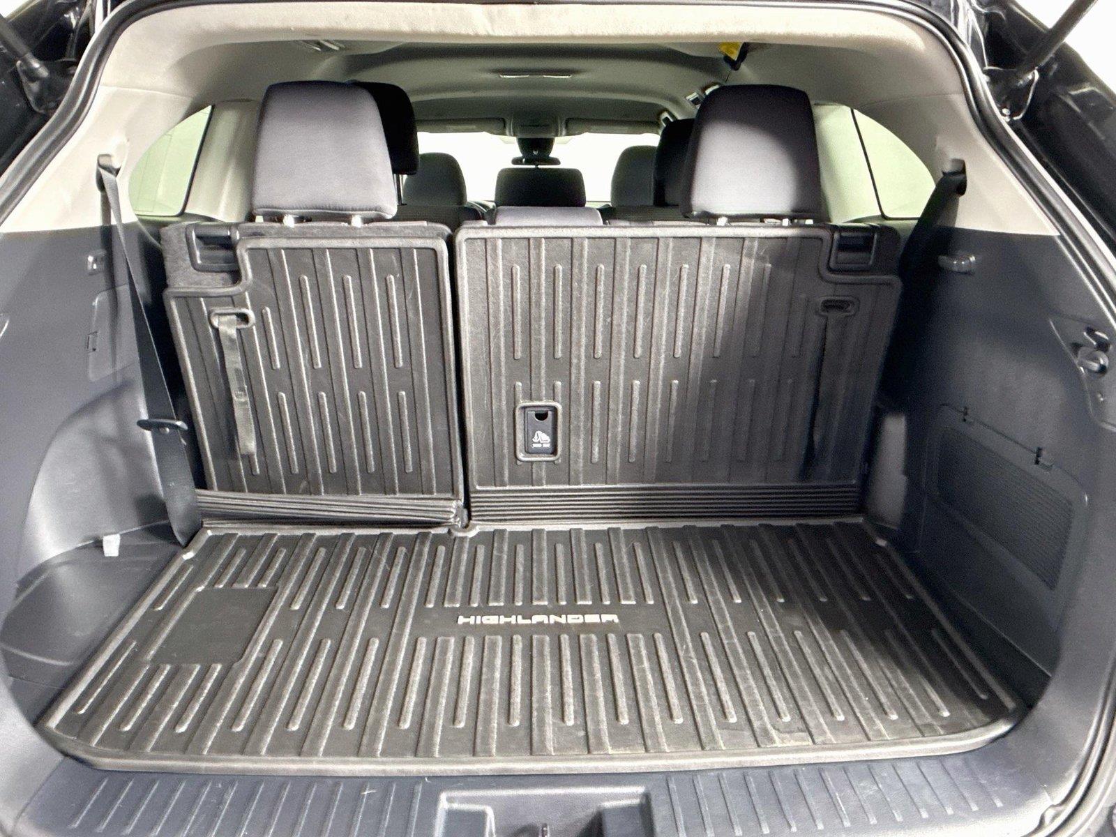 2023 Toyota Highlander L photo 34