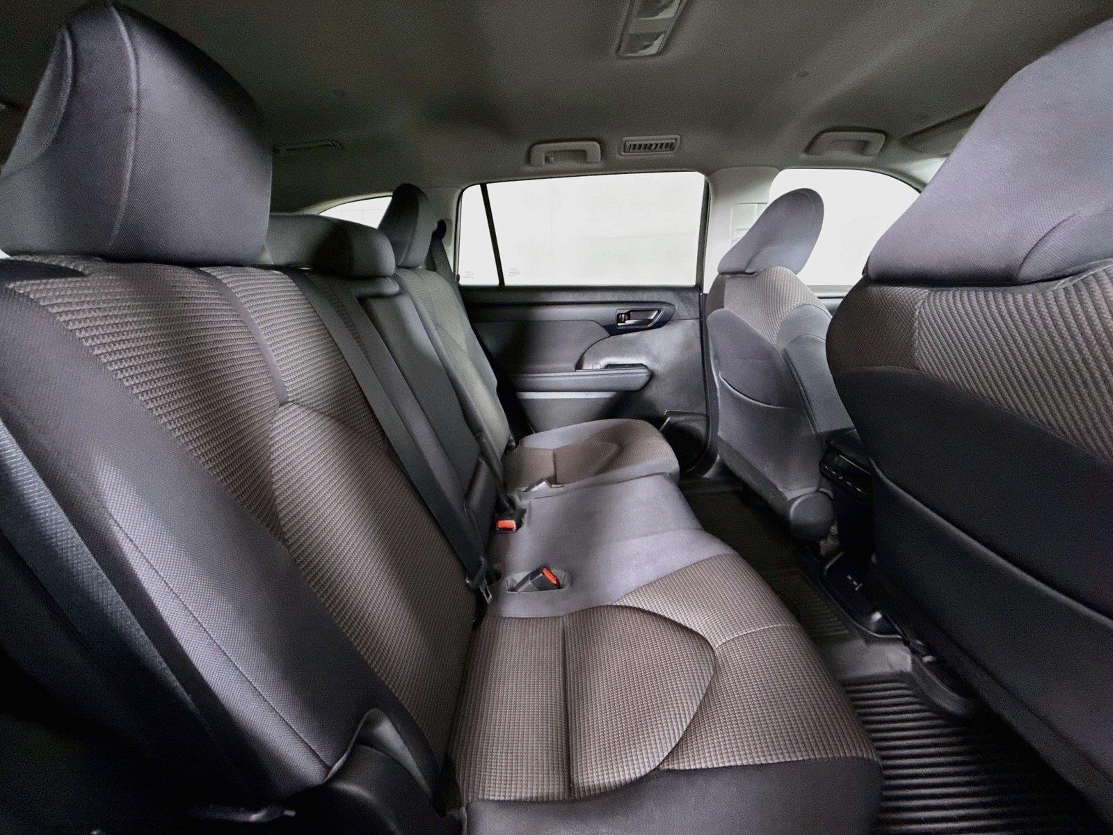 2023 Toyota Highlander L photo 36