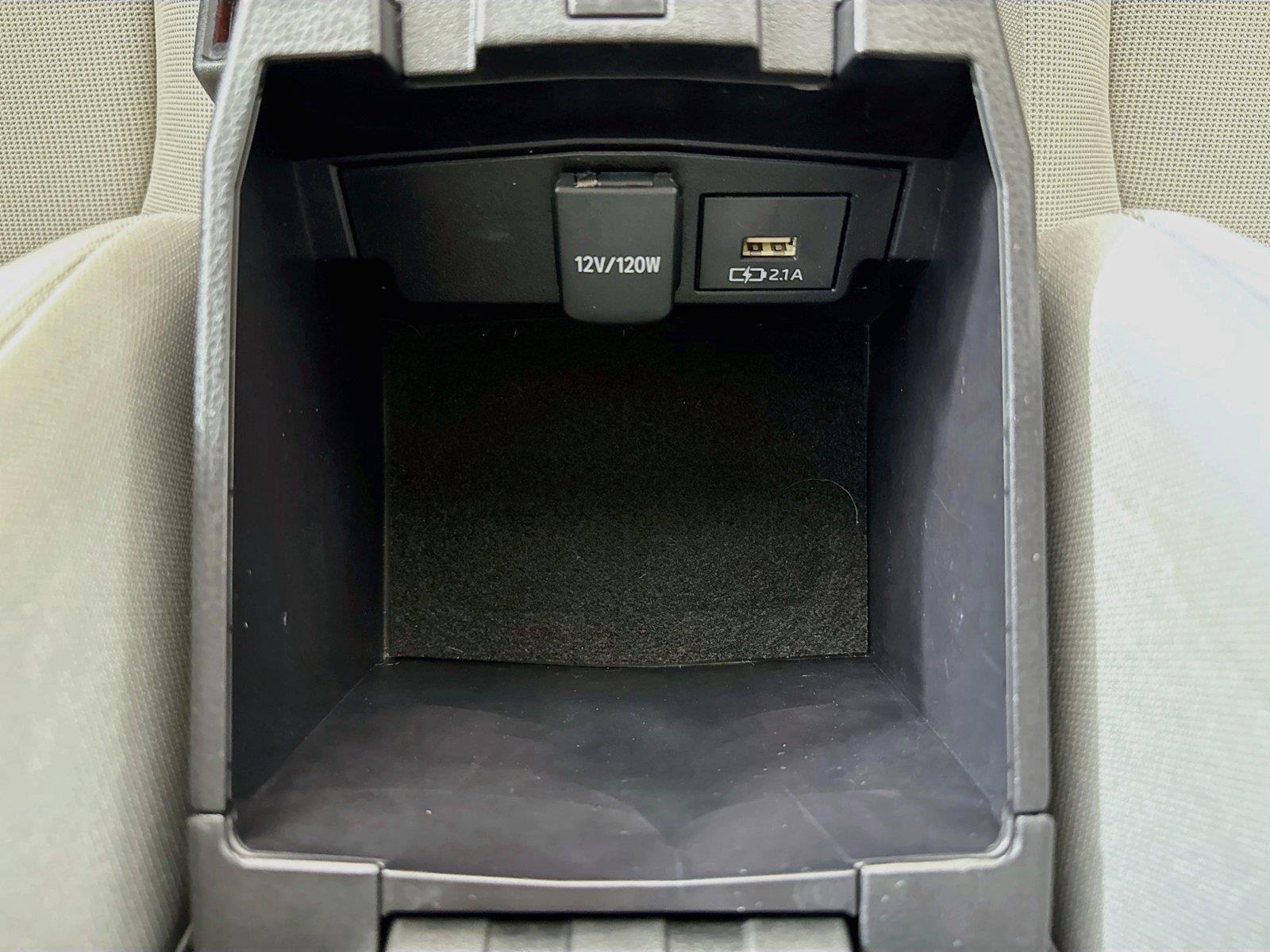 2022 Toyota Corolla Cross L photo 28