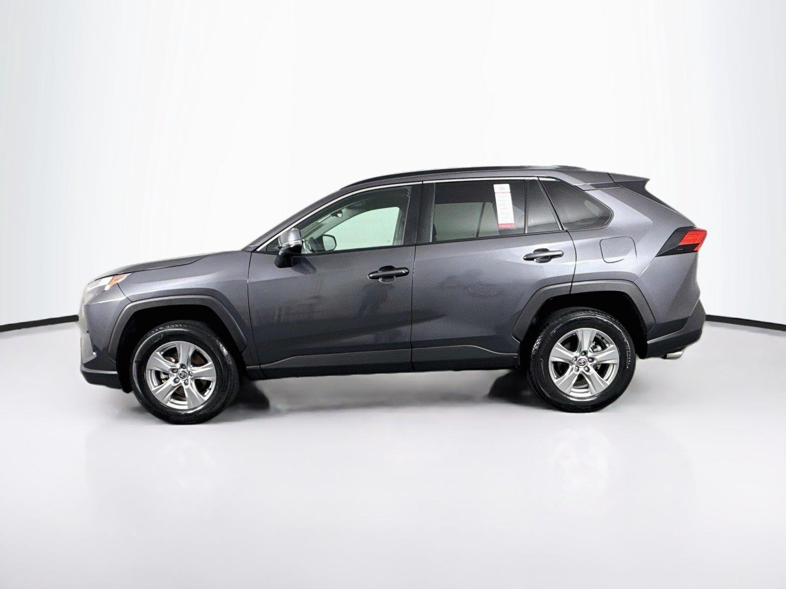2025 Toyota RAV4 XLE photo 12